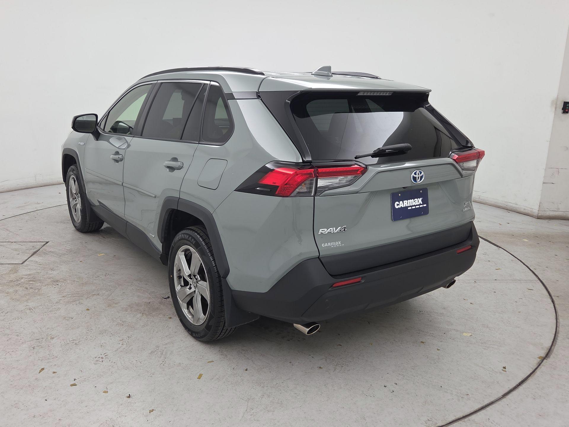 Thumbnail: 2021 Toyota RAV4 - 7
