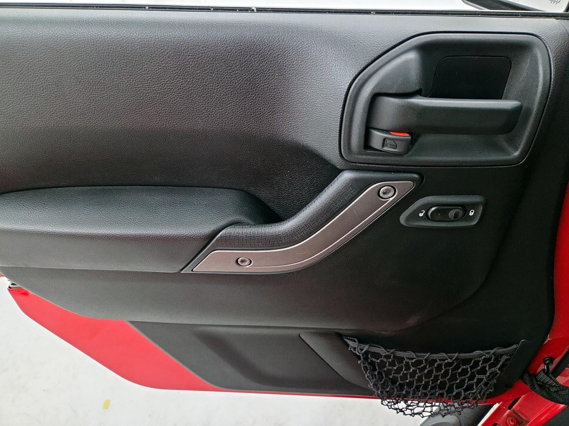 Thumbnail: 2016 Jeep Wrangler - 12