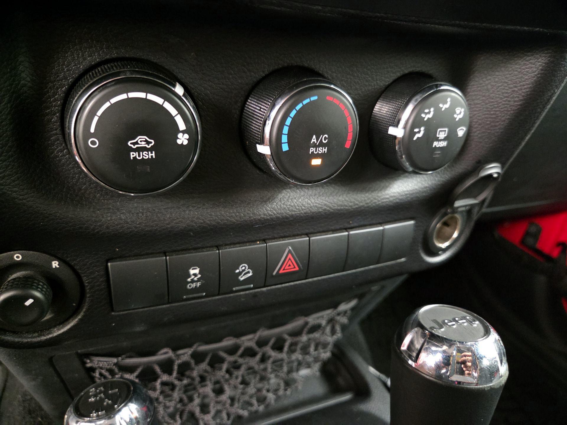 Thumbnail: 2016 Jeep Wrangler - 15