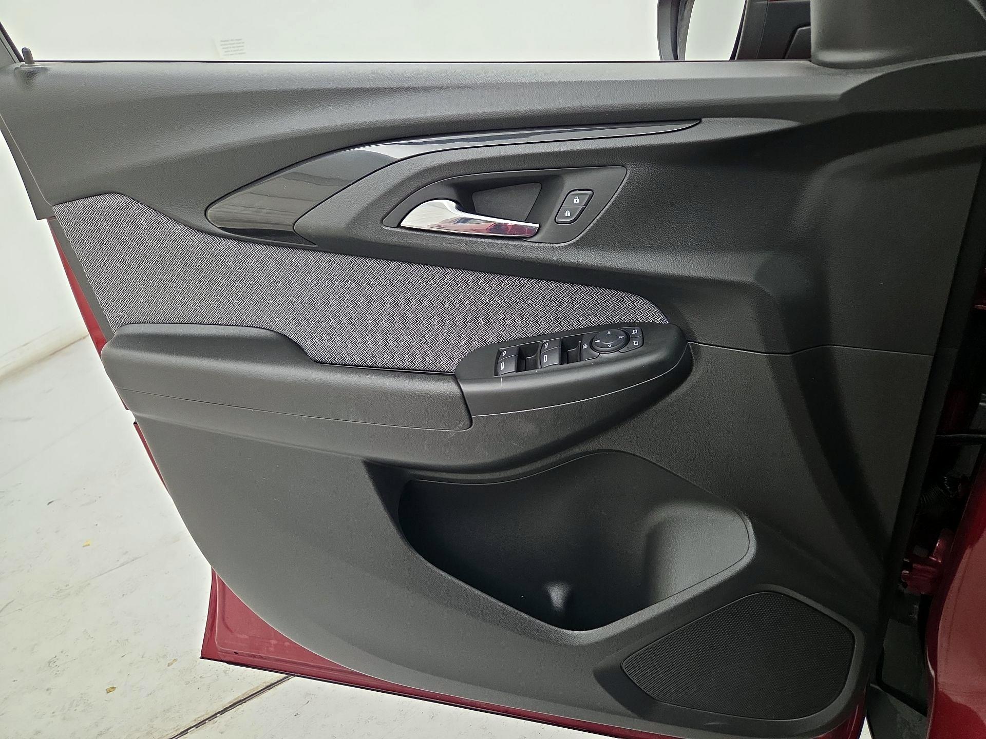 Thumbnail: 2021 Chevrolet TrailBlazer - 10