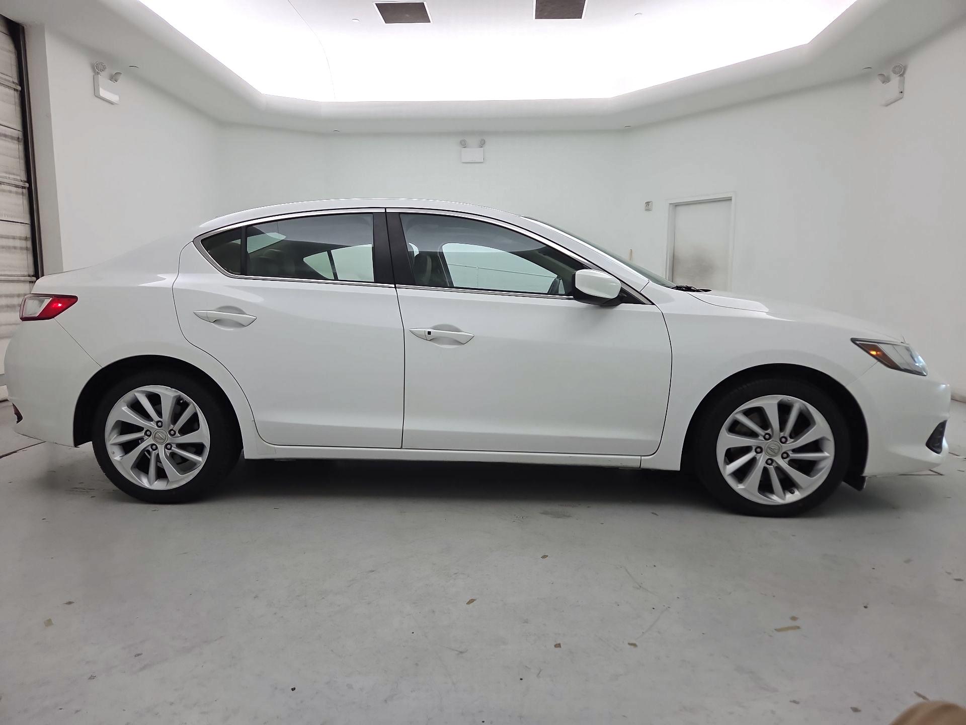 Thumbnail: 2017 Acura ILX - 4