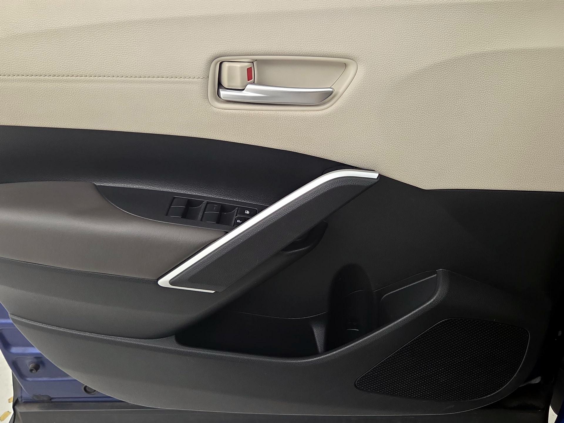 Thumbnail: 2022 Toyota Corolla Cross - 12