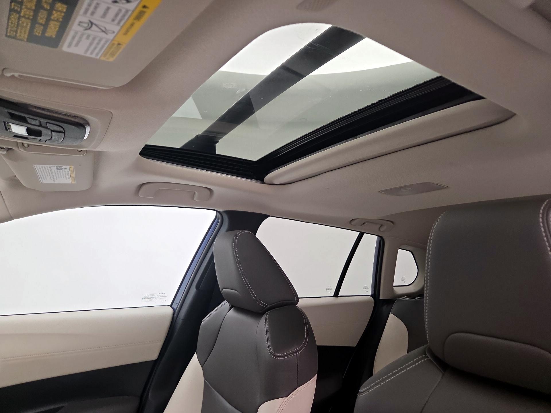 Thumbnail: 2022 Toyota Corolla Cross - 19