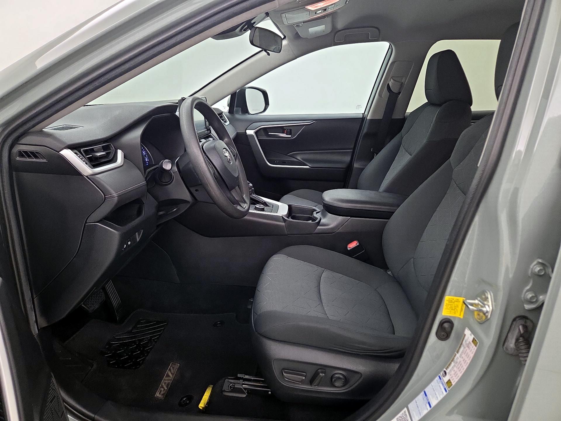 Thumbnail: 2020 Toyota RAV4 - 11