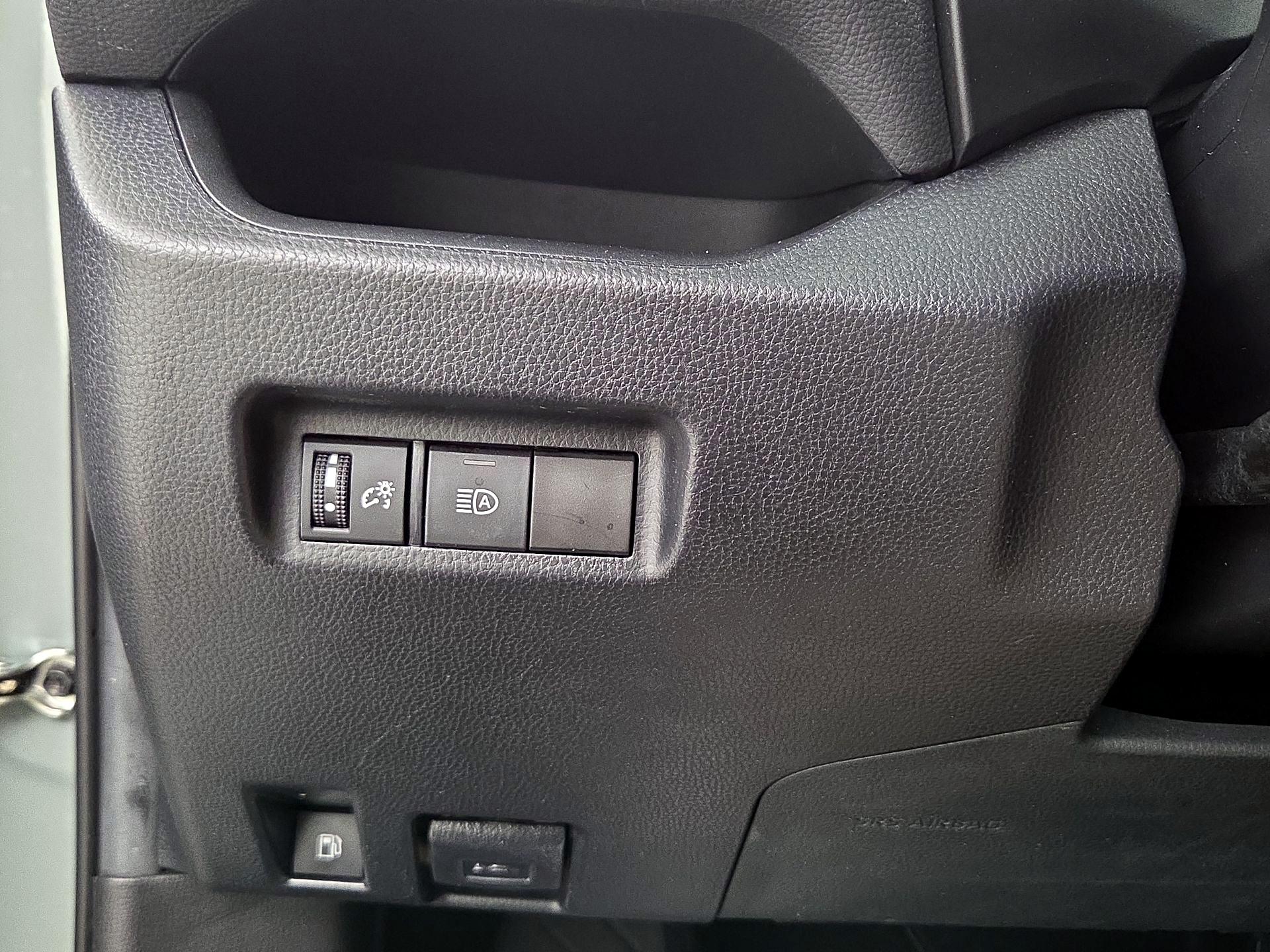 Thumbnail: 2020 Toyota RAV4 - 13