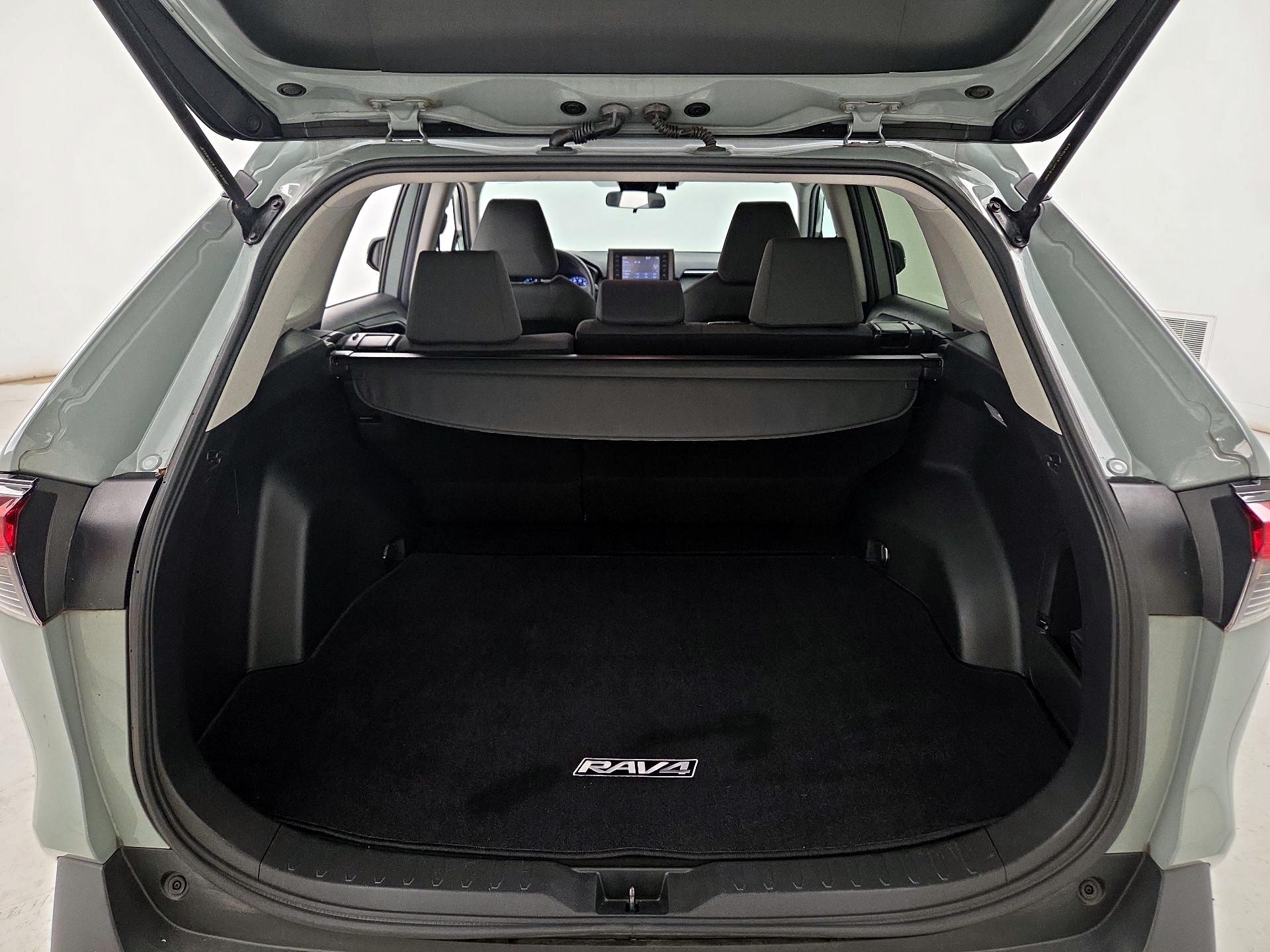 Thumbnail: 2020 Toyota RAV4 - 20