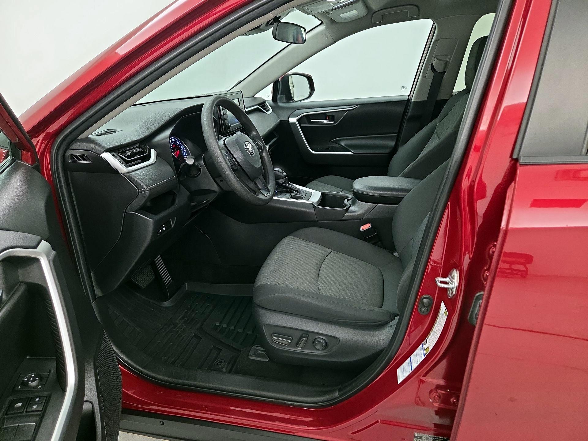 Thumbnail: 2022 Toyota RAV4 - 9