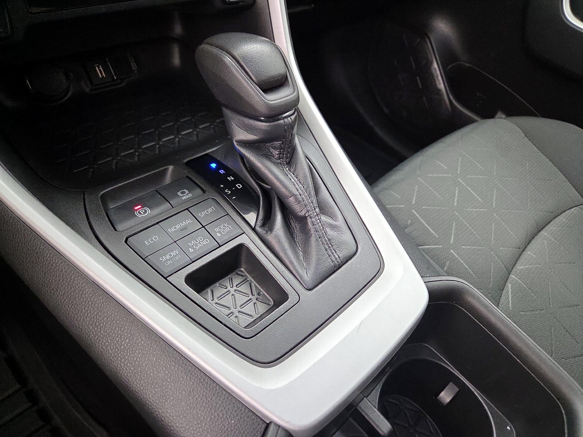 Thumbnail: 2022 Toyota RAV4 - 15