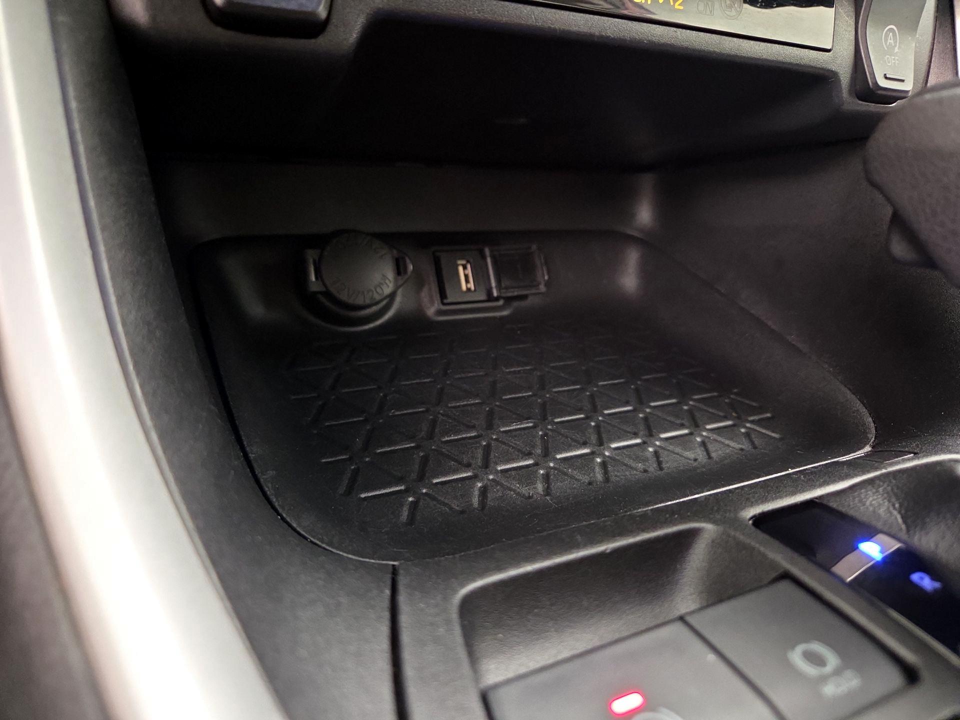 Thumbnail: 2022 Toyota RAV4 - 16