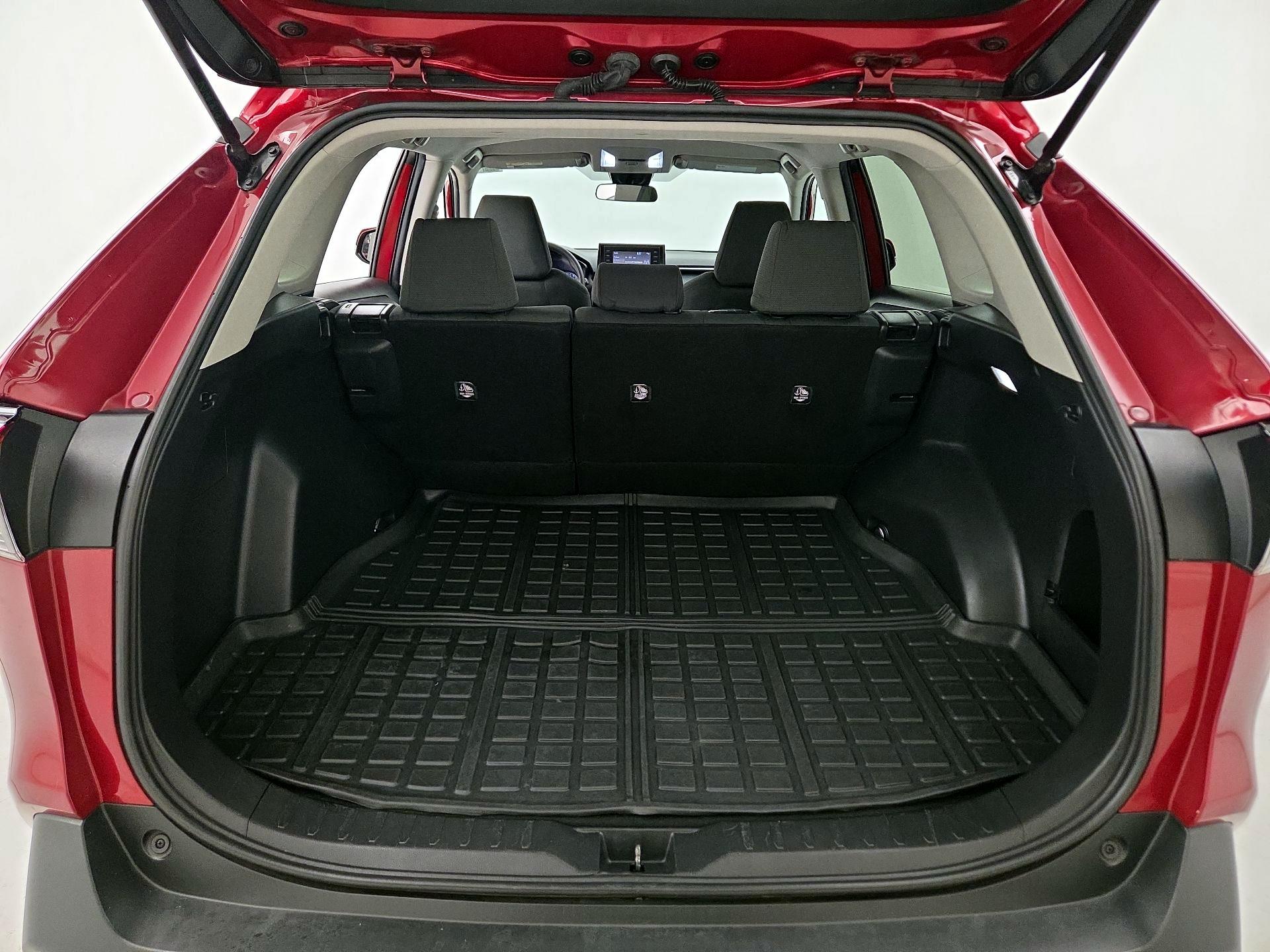 Thumbnail: 2022 Toyota RAV4 - 18