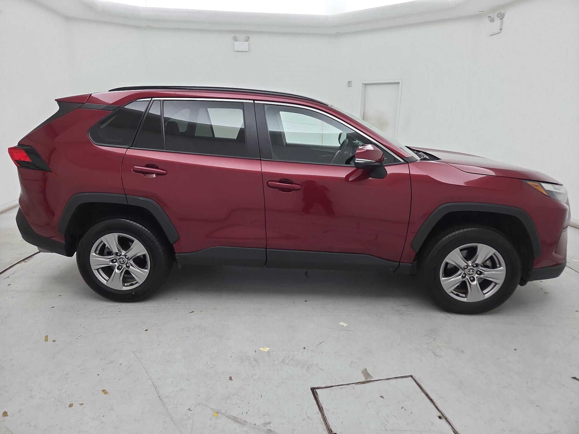 Thumbnail: 2022 Toyota RAV4 - 4