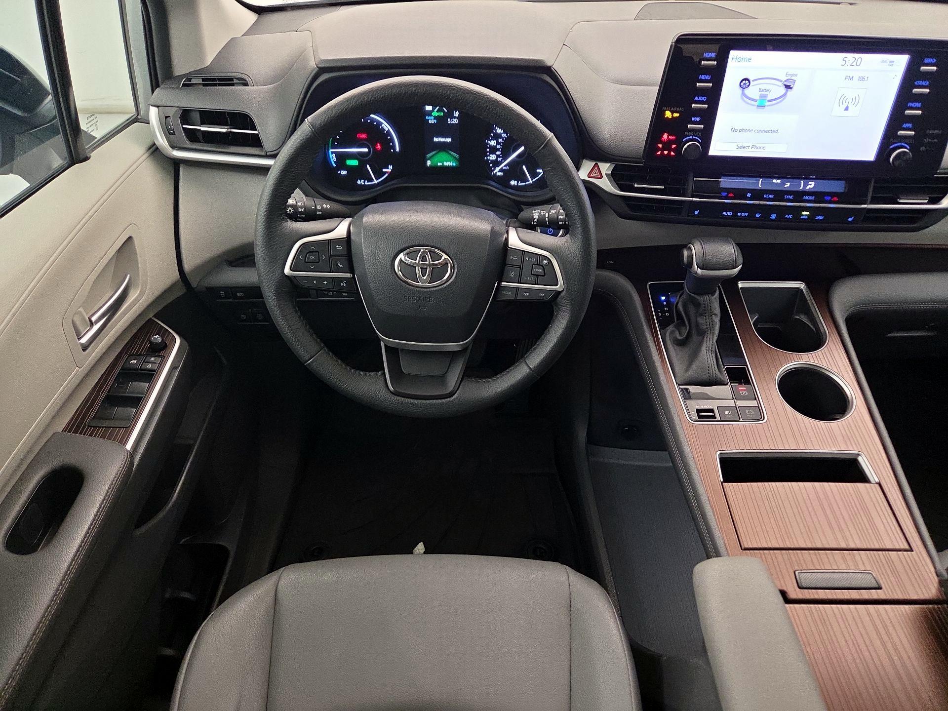 Thumbnail: 2023 Toyota Sienna - 10