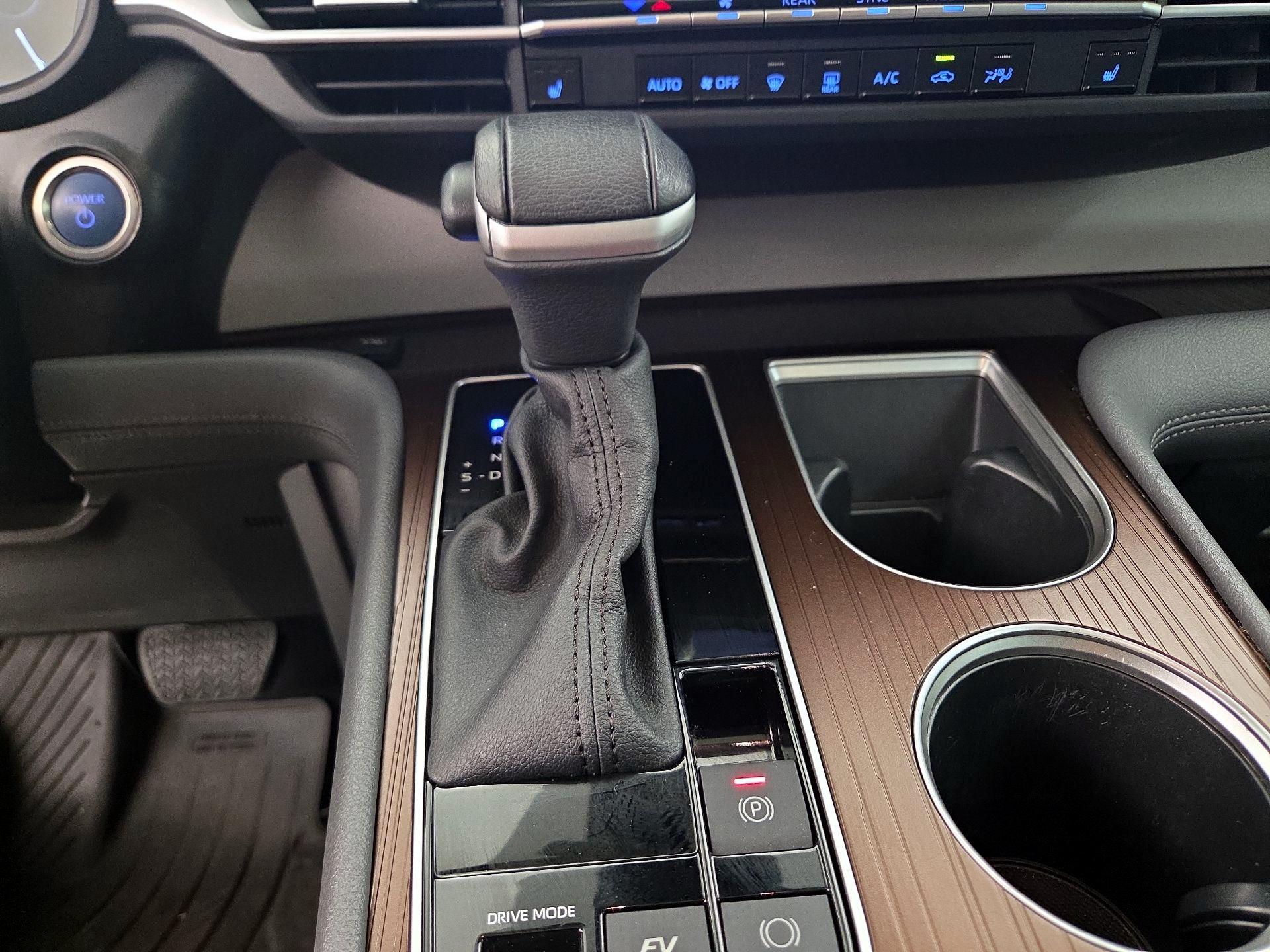 Thumbnail: 2023 Toyota Sienna - 17