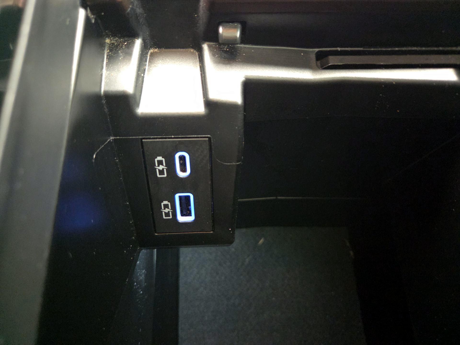 Thumbnail: 2023 Toyota Sienna - 18