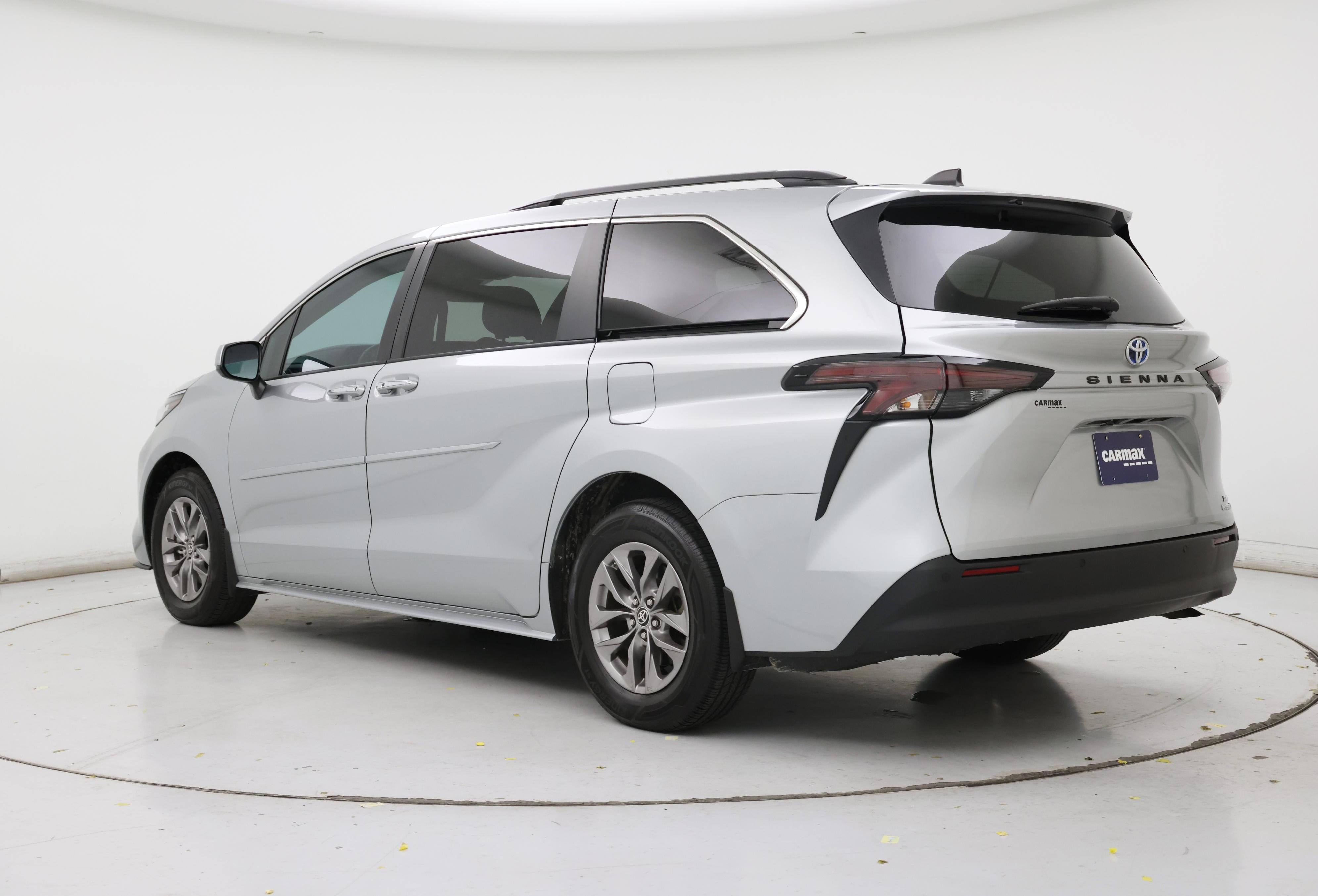 Thumbnail: 2023 Toyota Sienna - 2