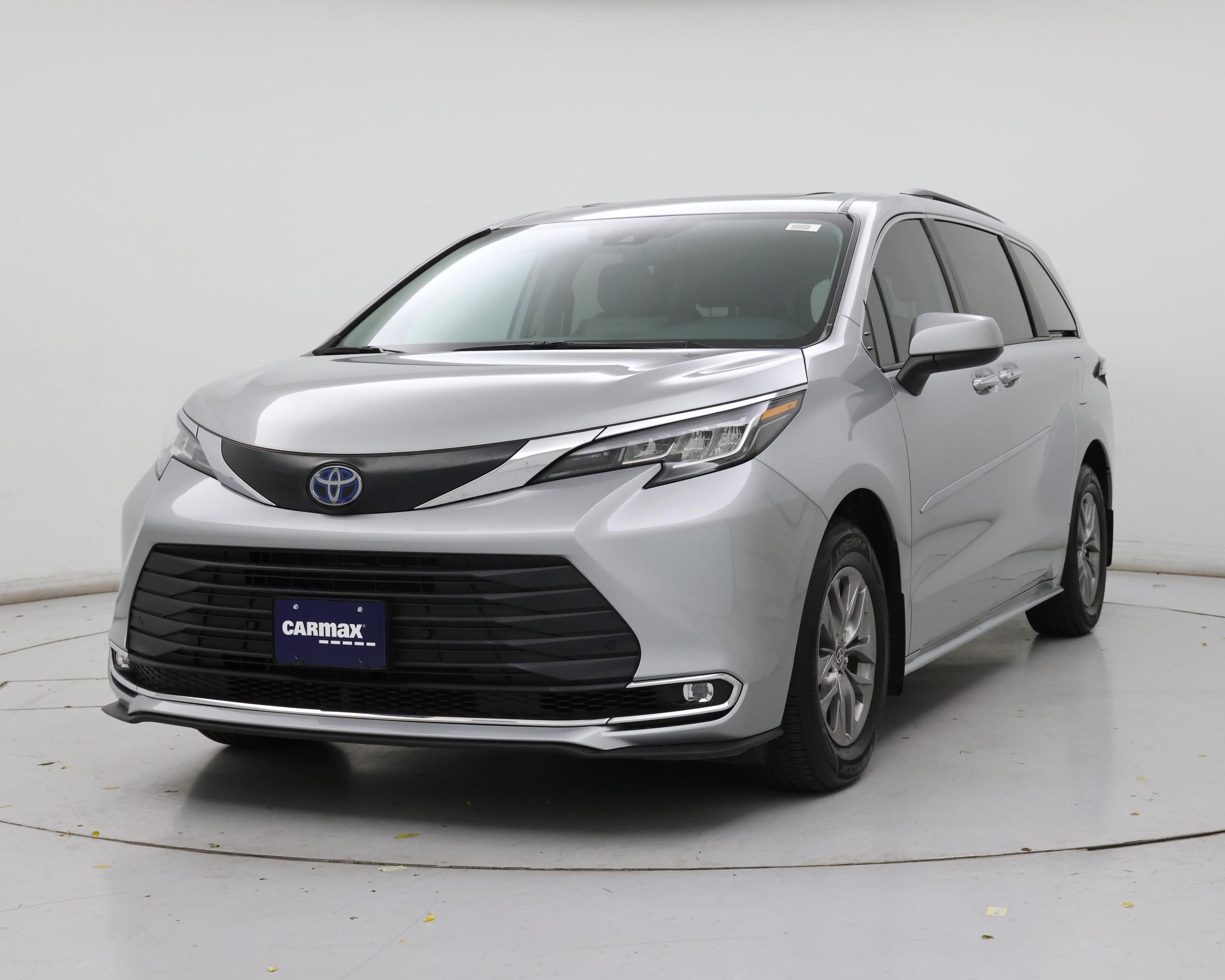 Thumbnail: 2023 Toyota Sienna - 4