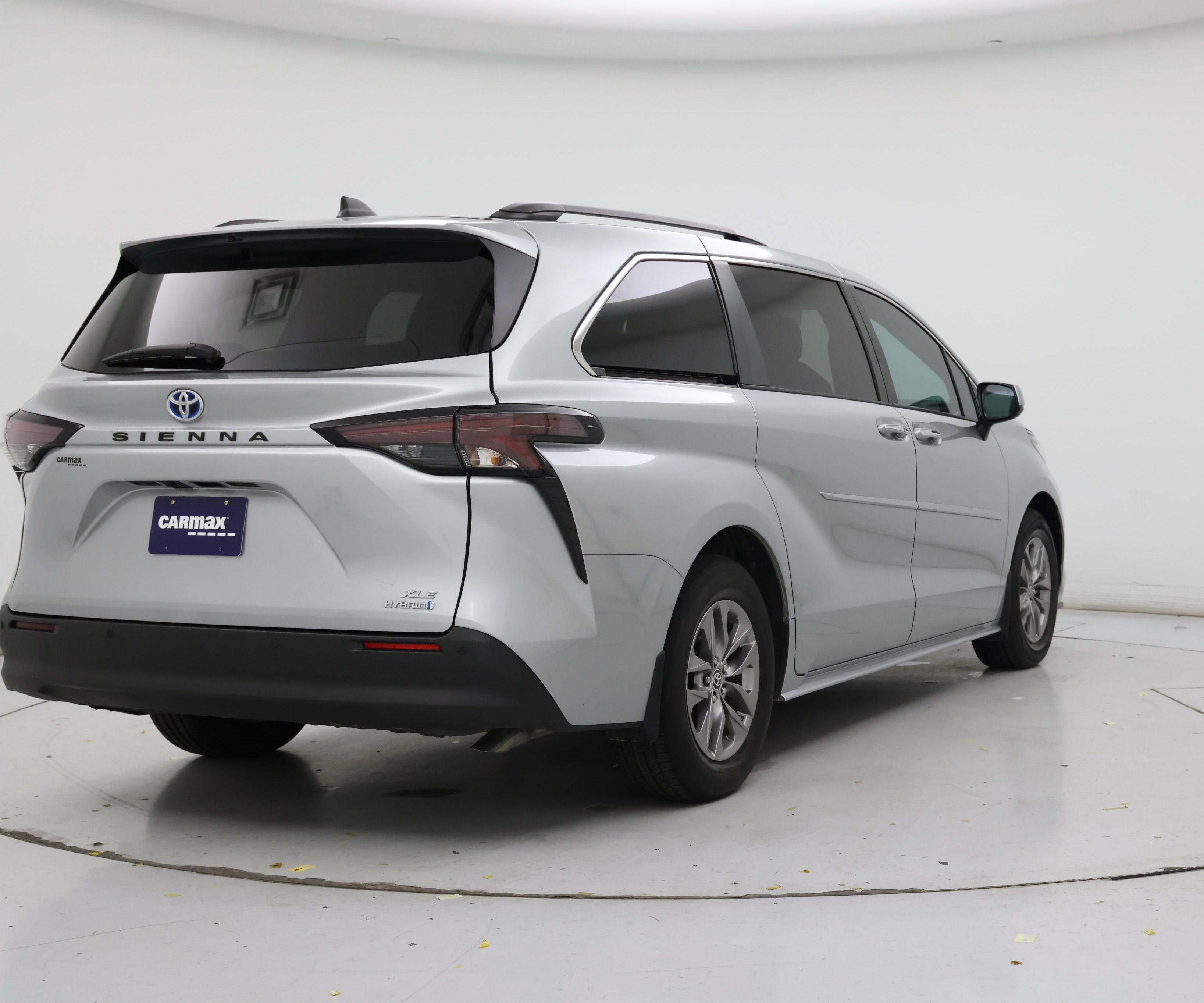 Thumbnail: 2023 Toyota Sienna - 8