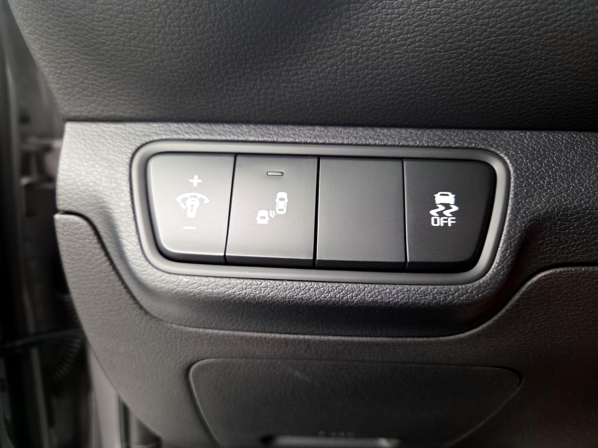 Thumbnail: 2023 Kia Forte - 13