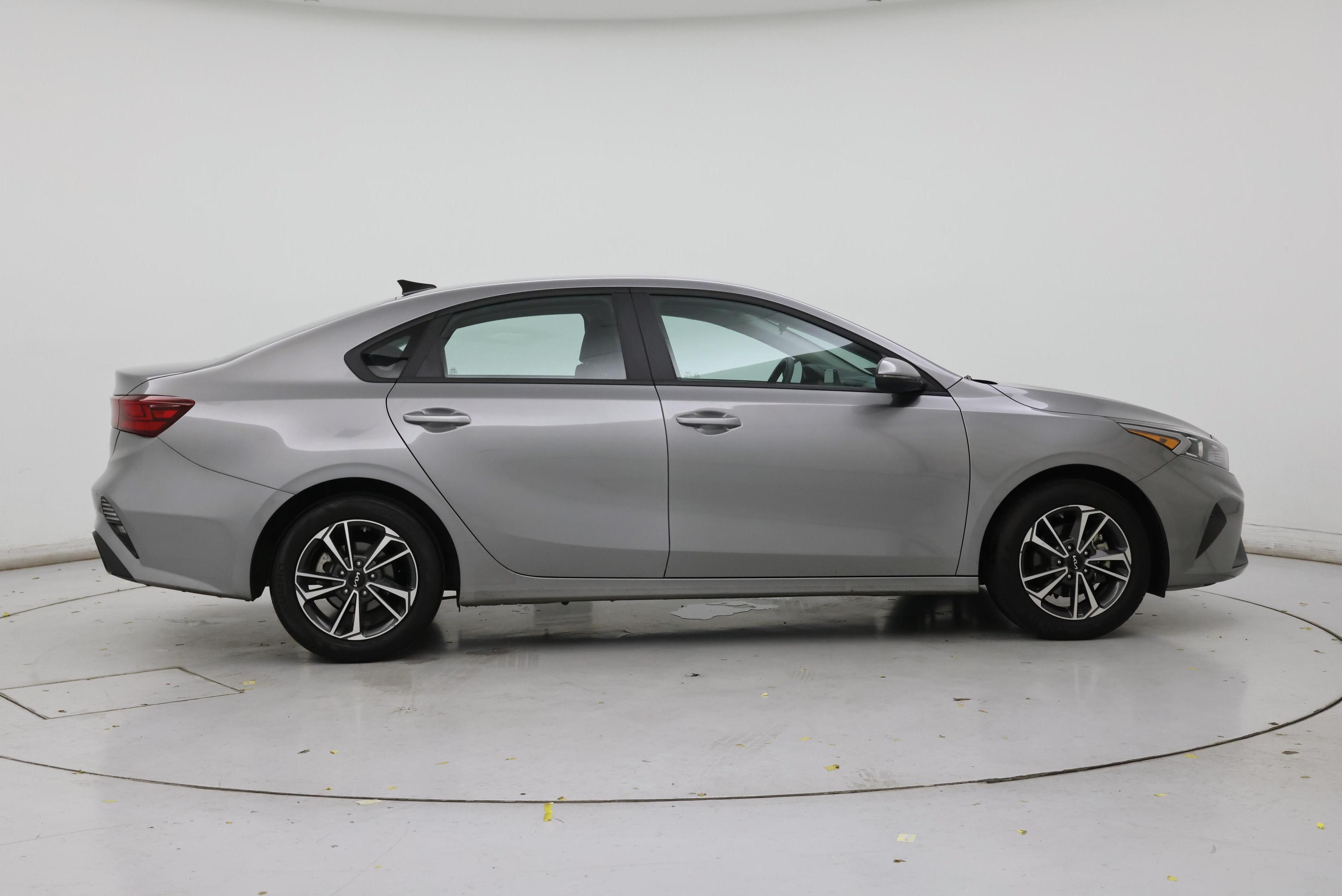 Thumbnail: 2023 Kia Forte - 7