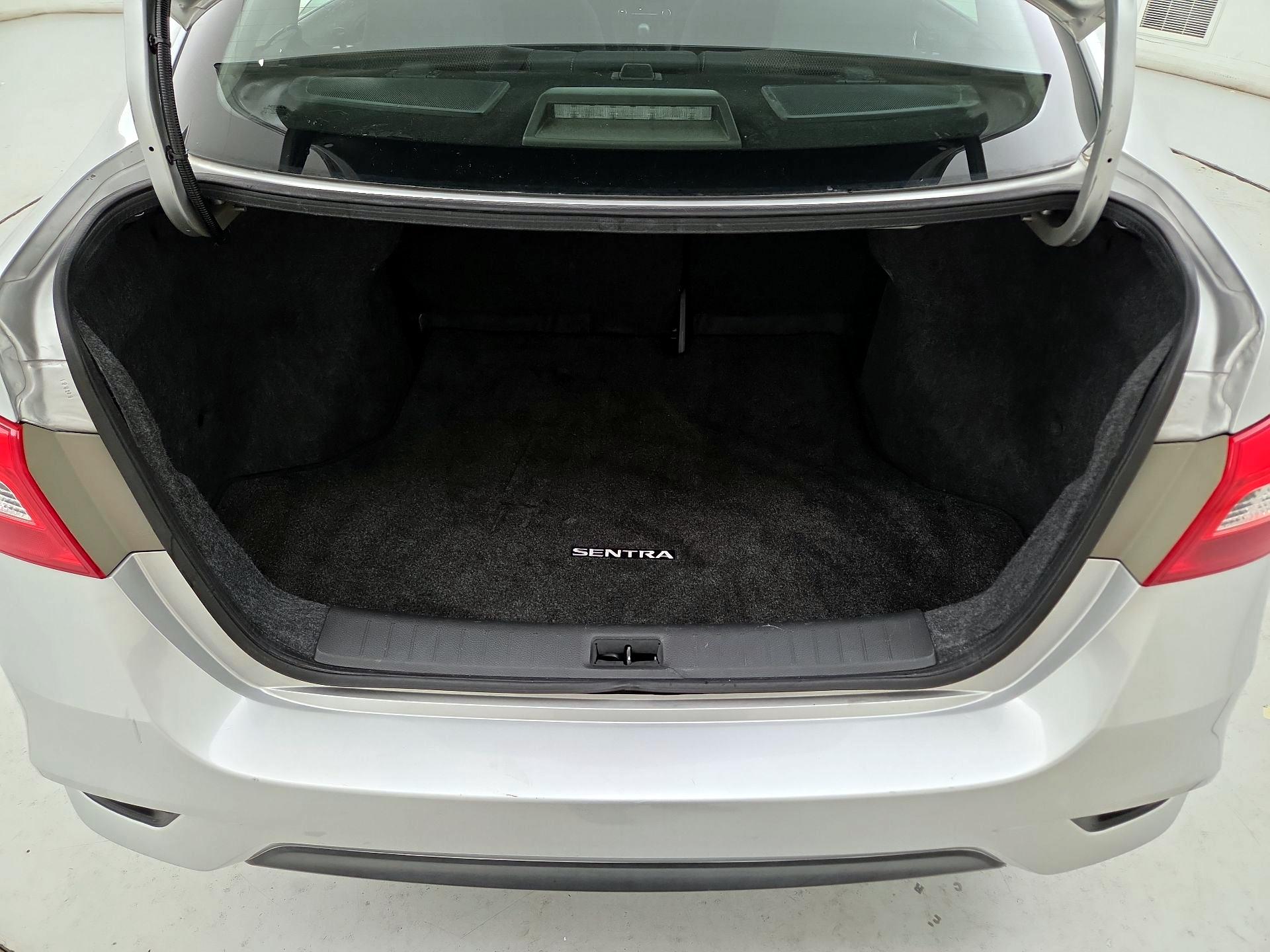 Thumbnail: 2019 Nissan Sentra - 18