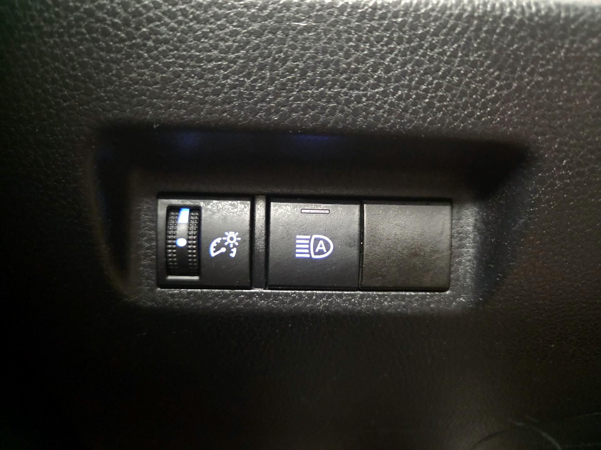 Thumbnail: 2019 Toyota RAV4 - 11