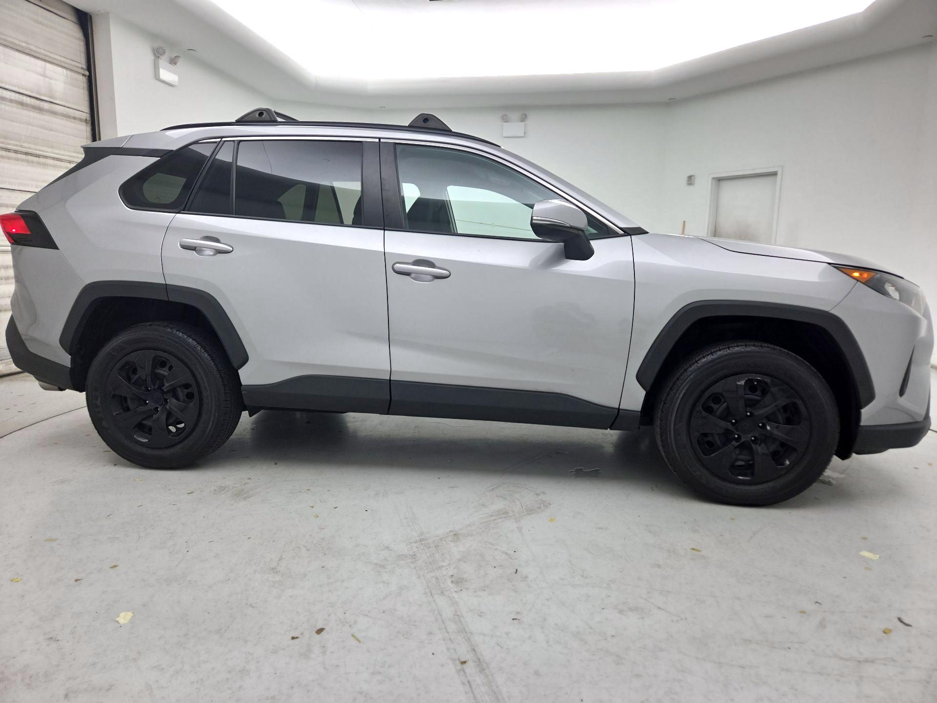 Thumbnail: 2019 Toyota RAV4 - 4