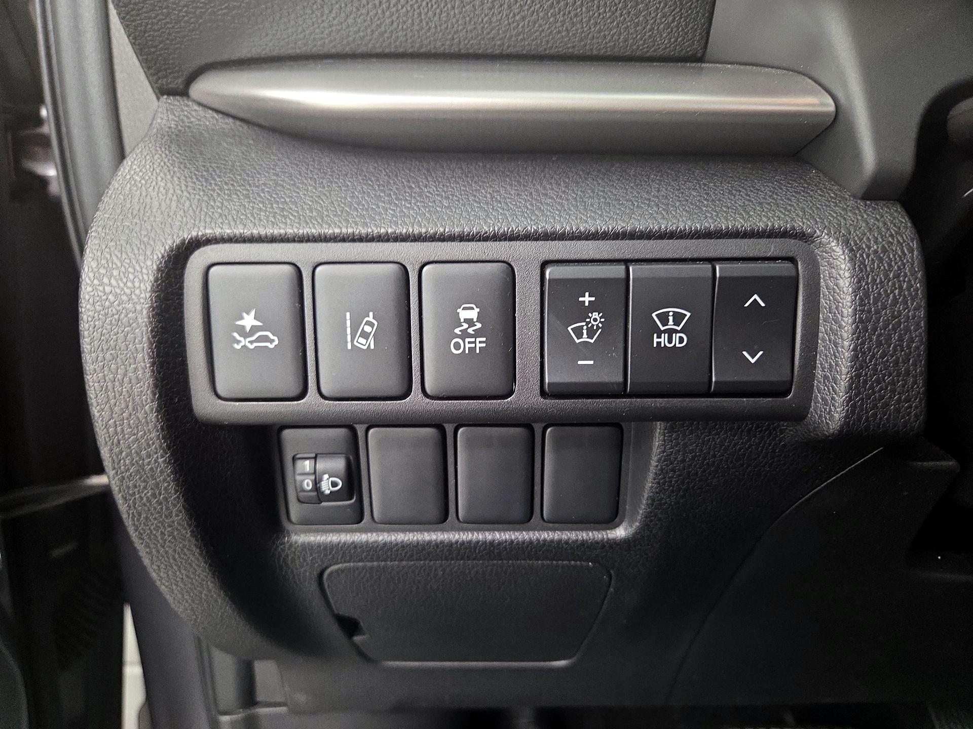 Thumbnail: 2019 Mitsubishi Eclipse Cross - 13