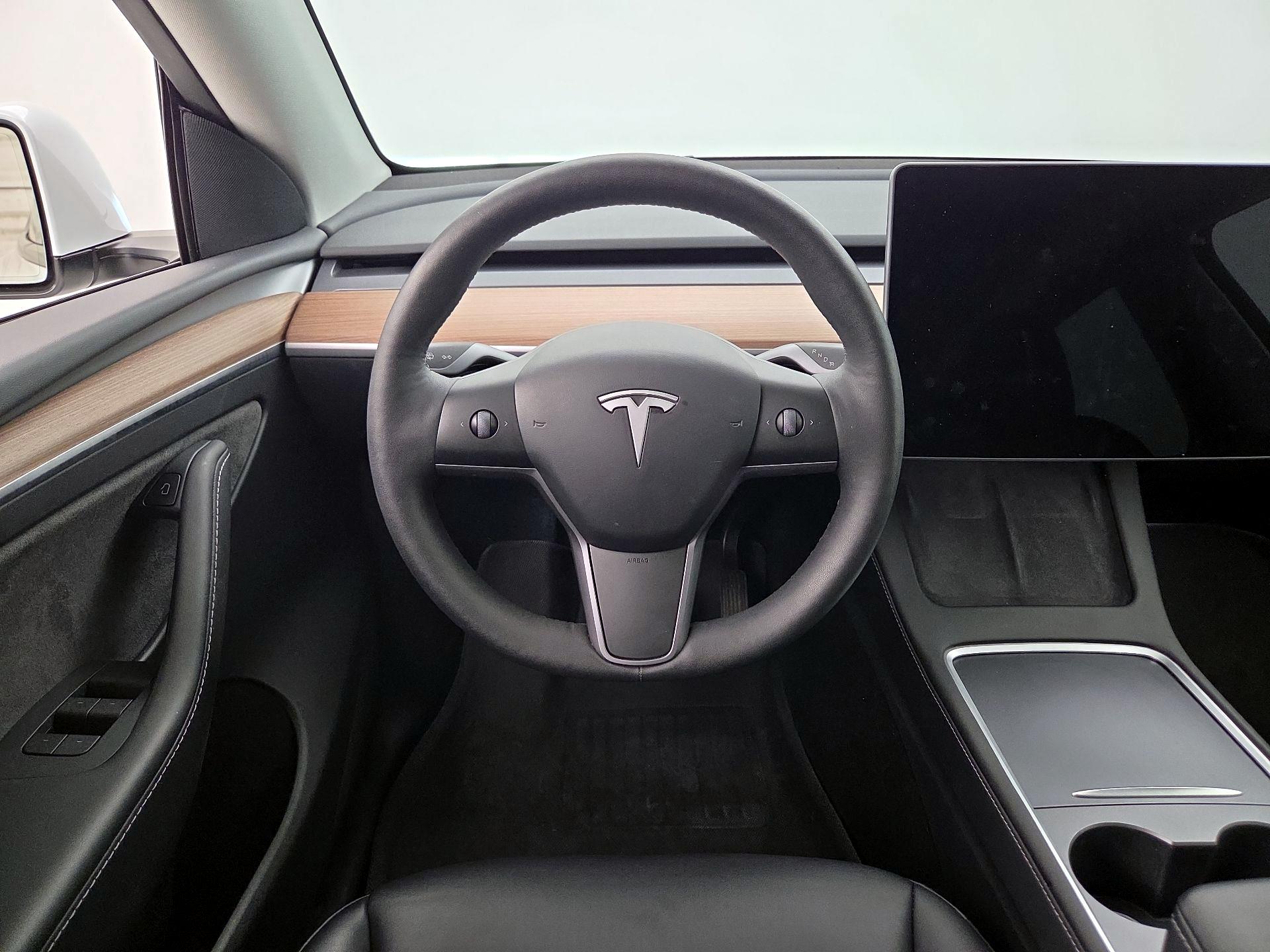Thumbnail: 2023 Tesla Model Y - 10