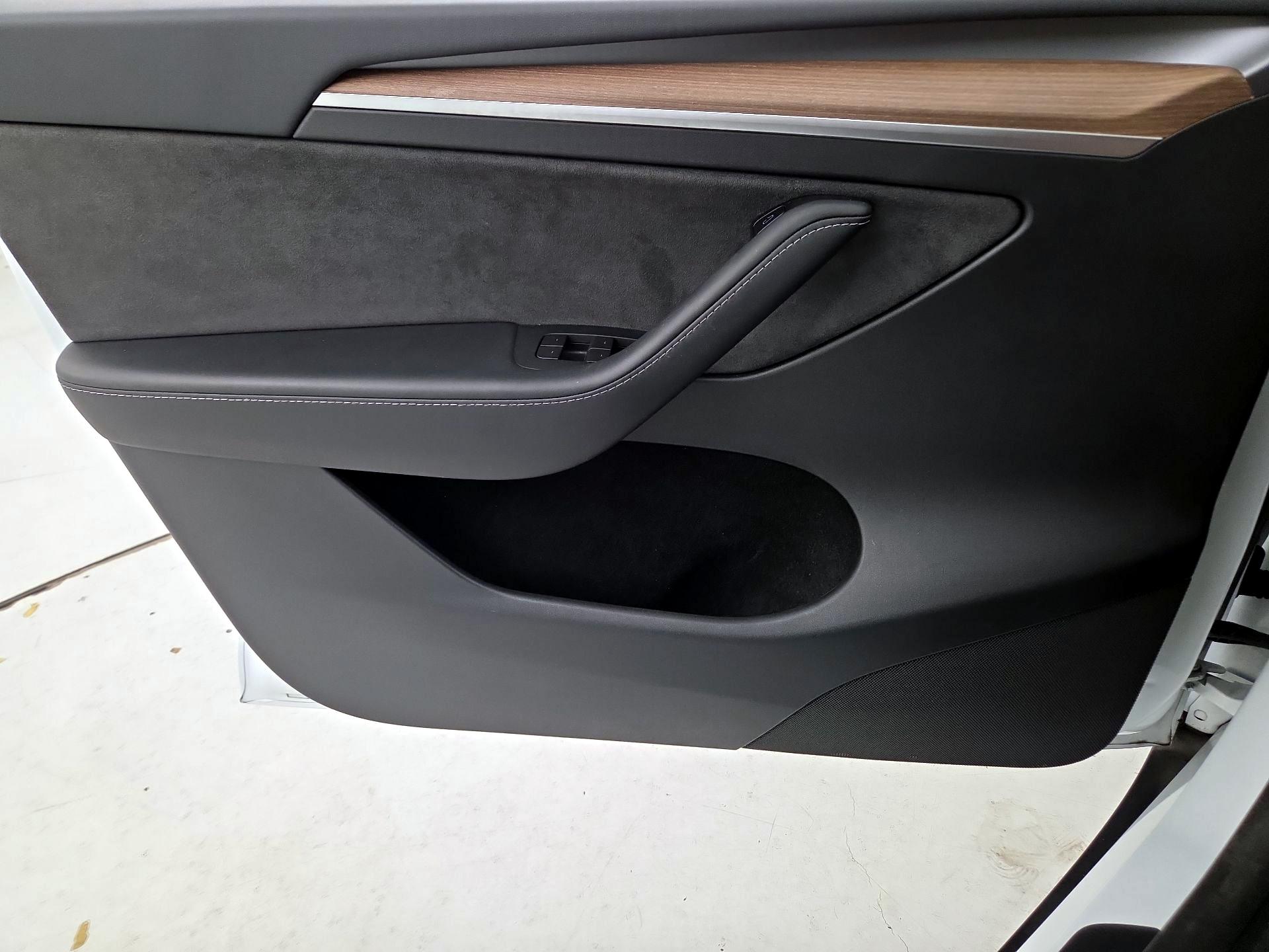 Thumbnail: 2023 Tesla Model Y - 12