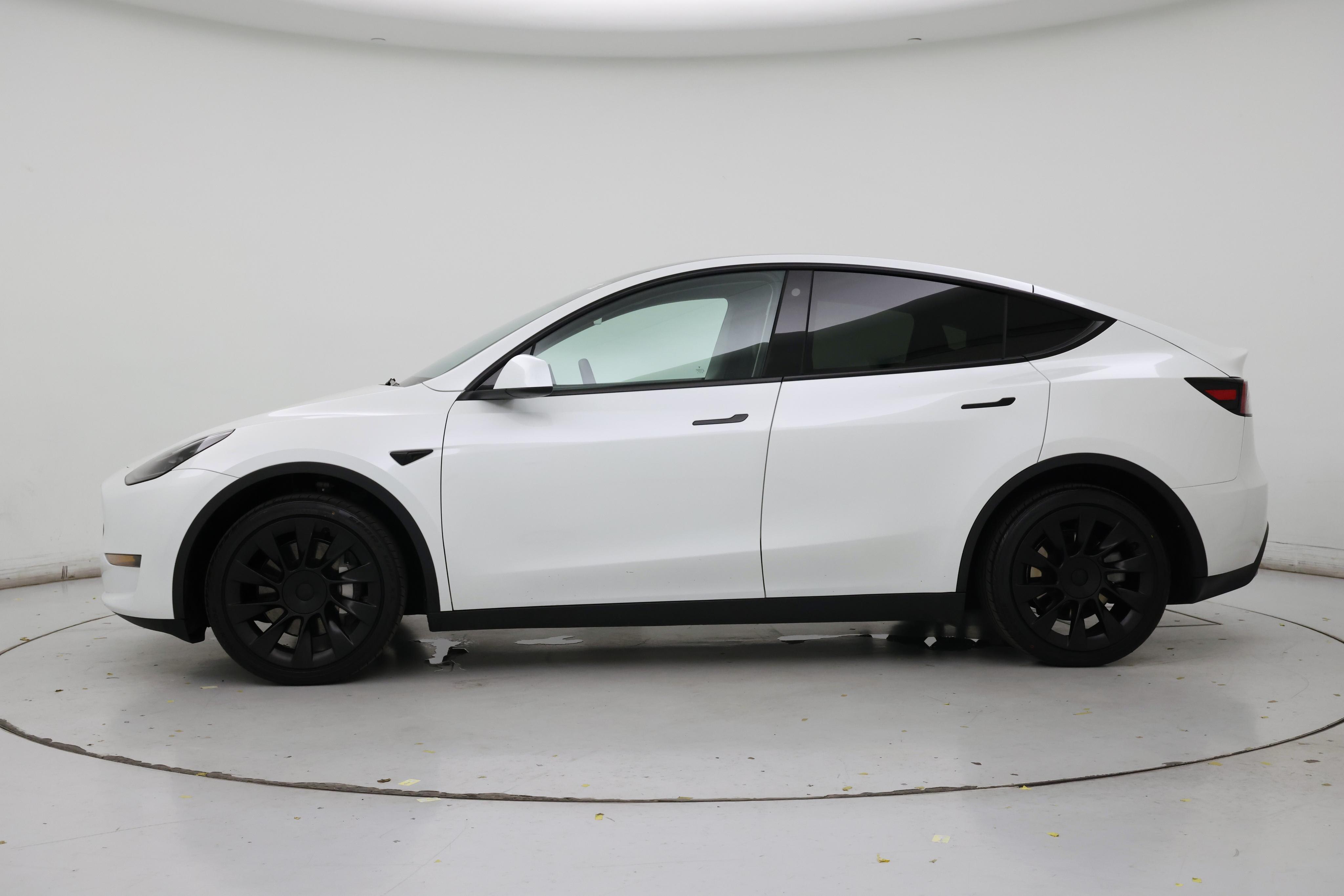Thumbnail: 2023 Tesla Model Y - 3