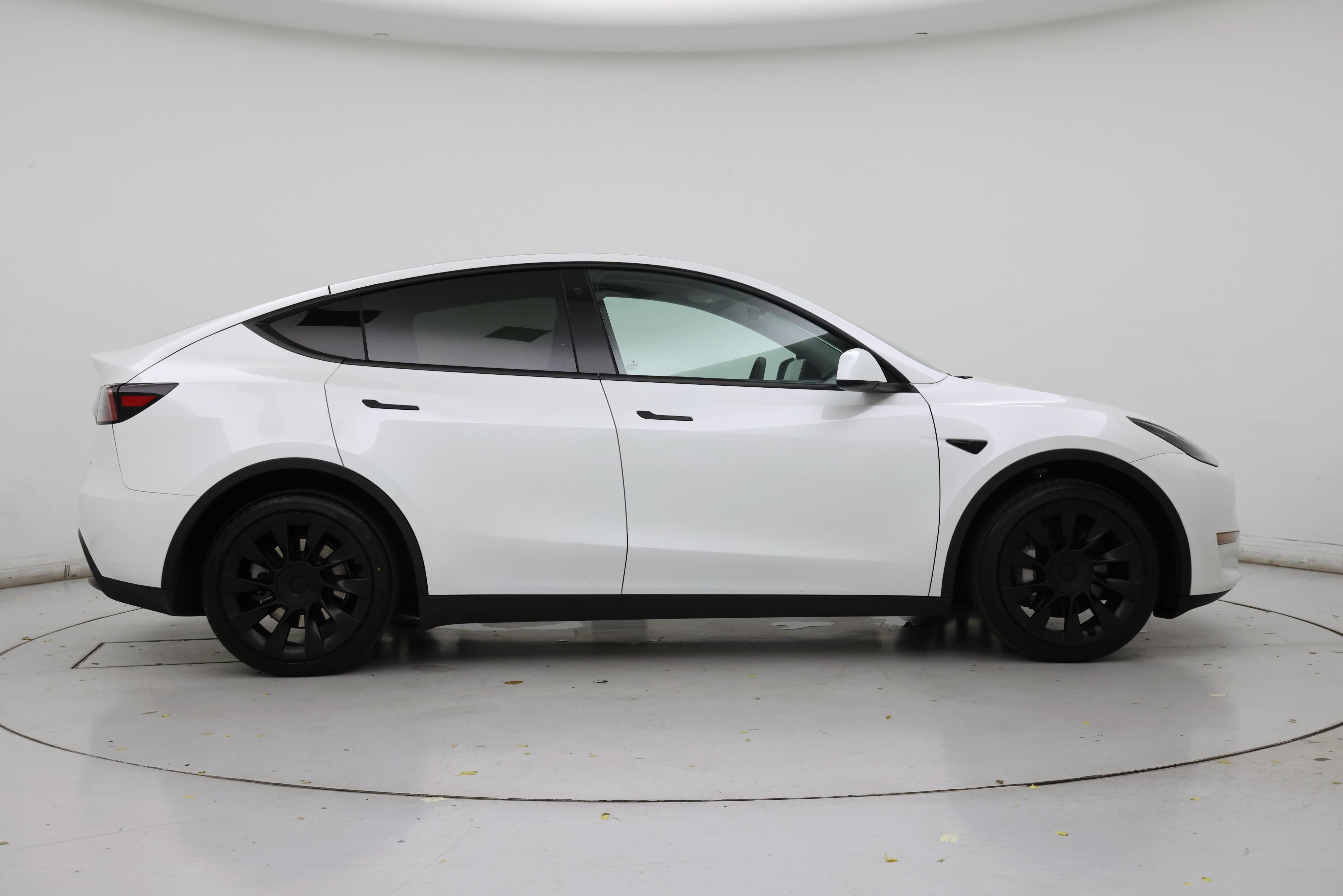 Thumbnail: 2023 Tesla Model Y - 7