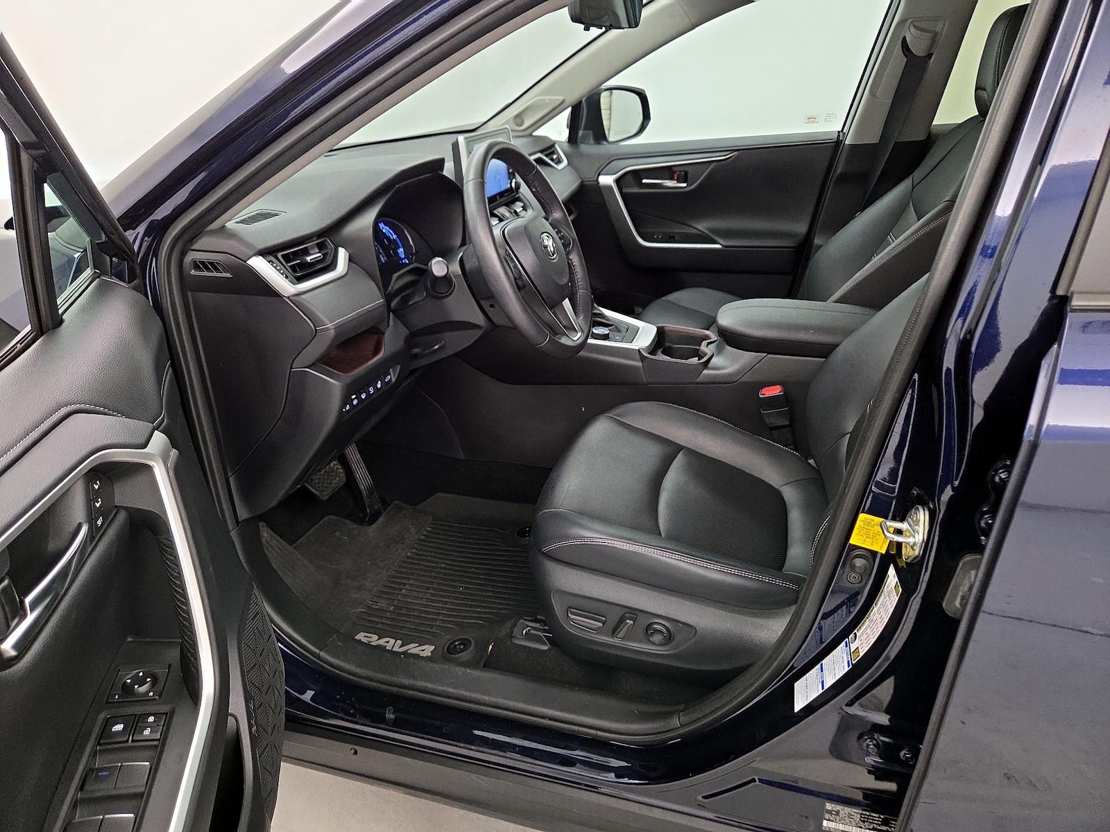 2020 Toyota RAV4 Limited - Photo 12