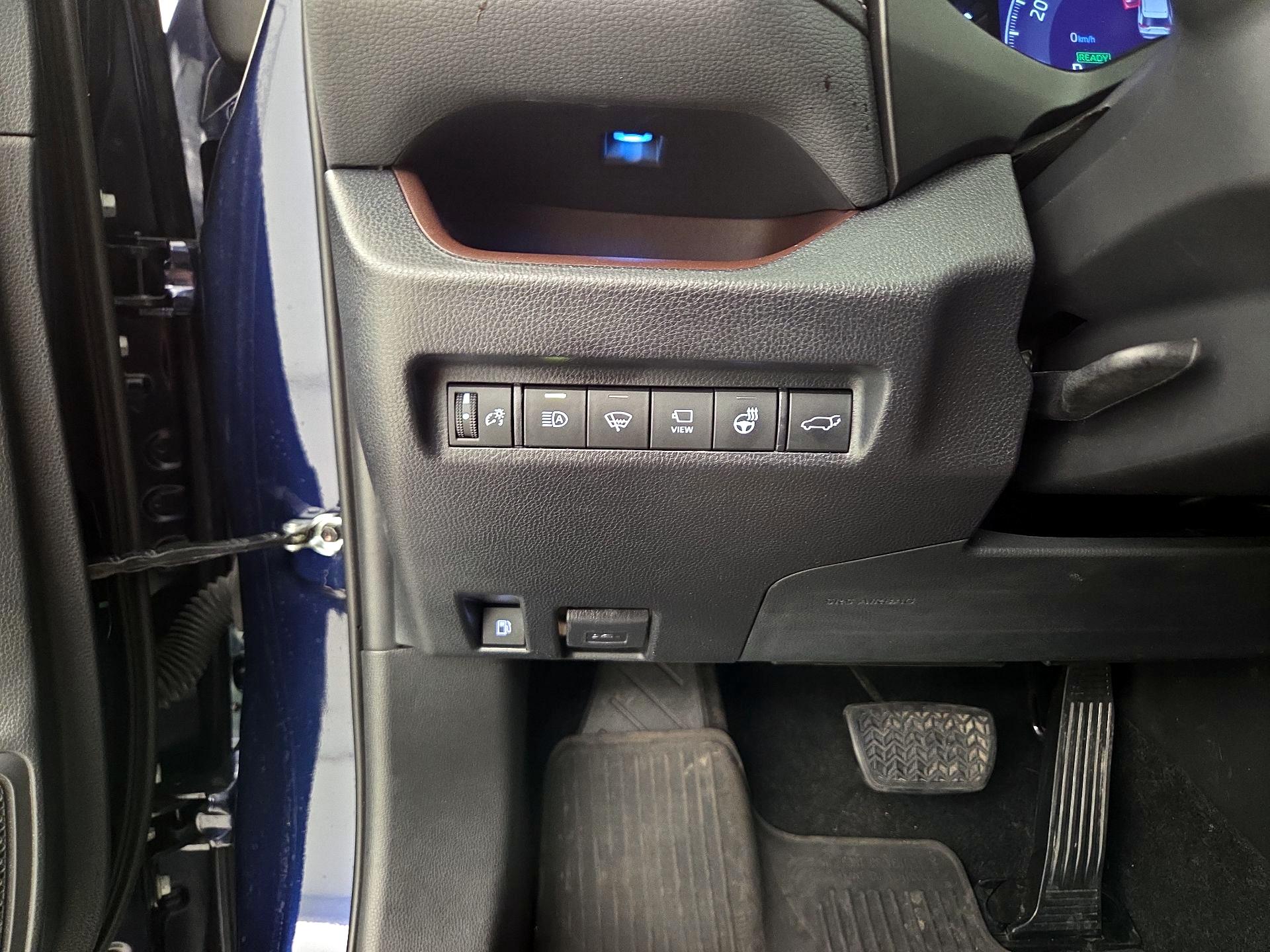 Thumbnail: 2020 Toyota RAV4 - 13