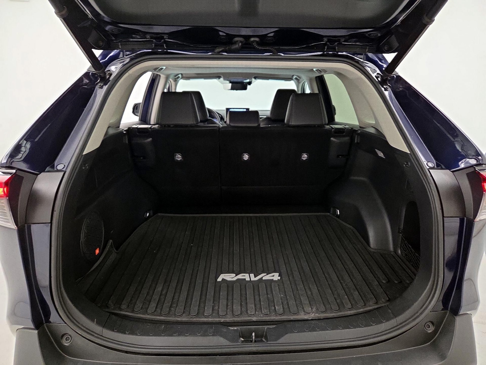 2020 Toyota RAV4 Limited - Photo 23