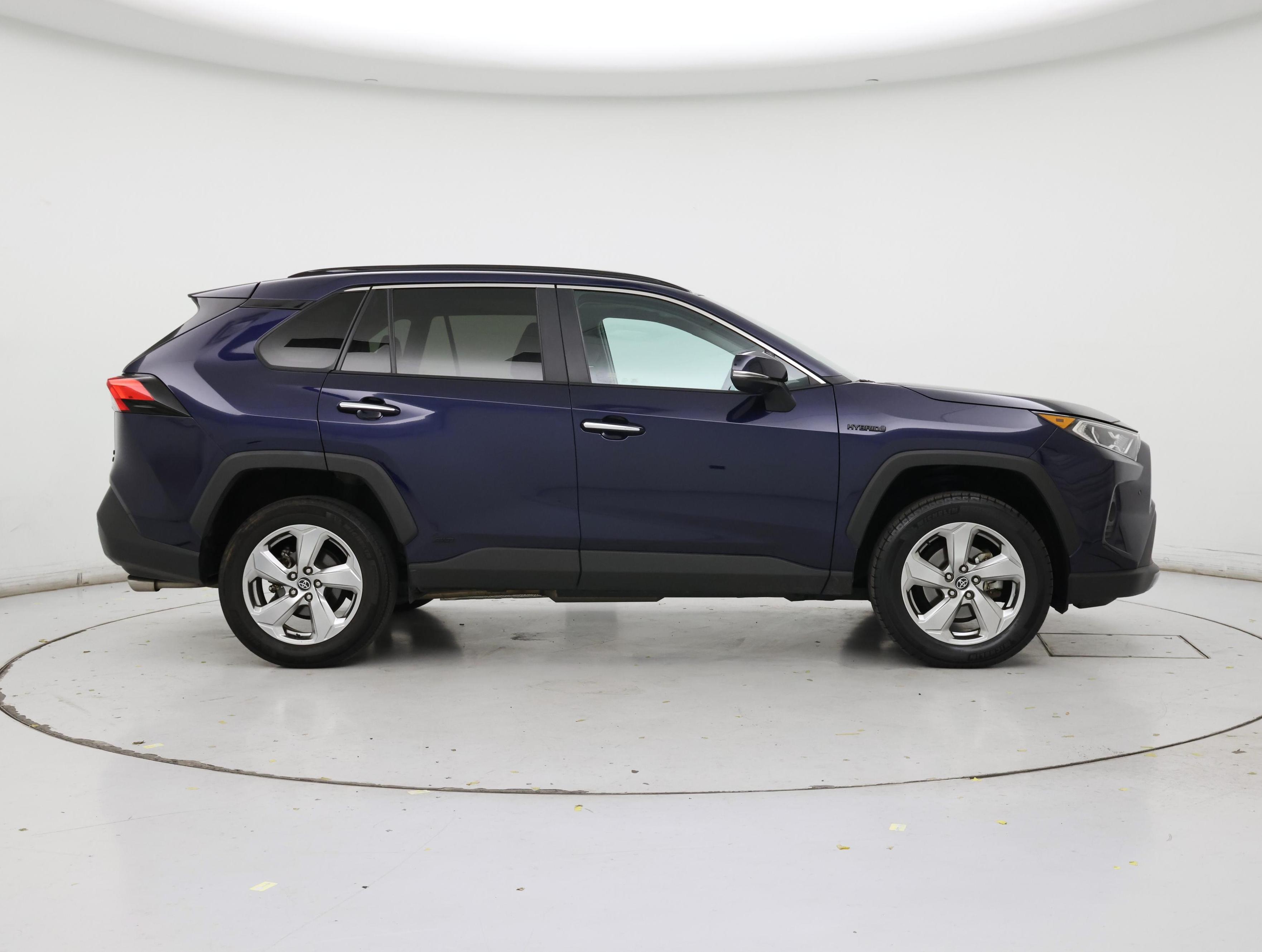 Thumbnail: 2020 Toyota RAV4 - 7