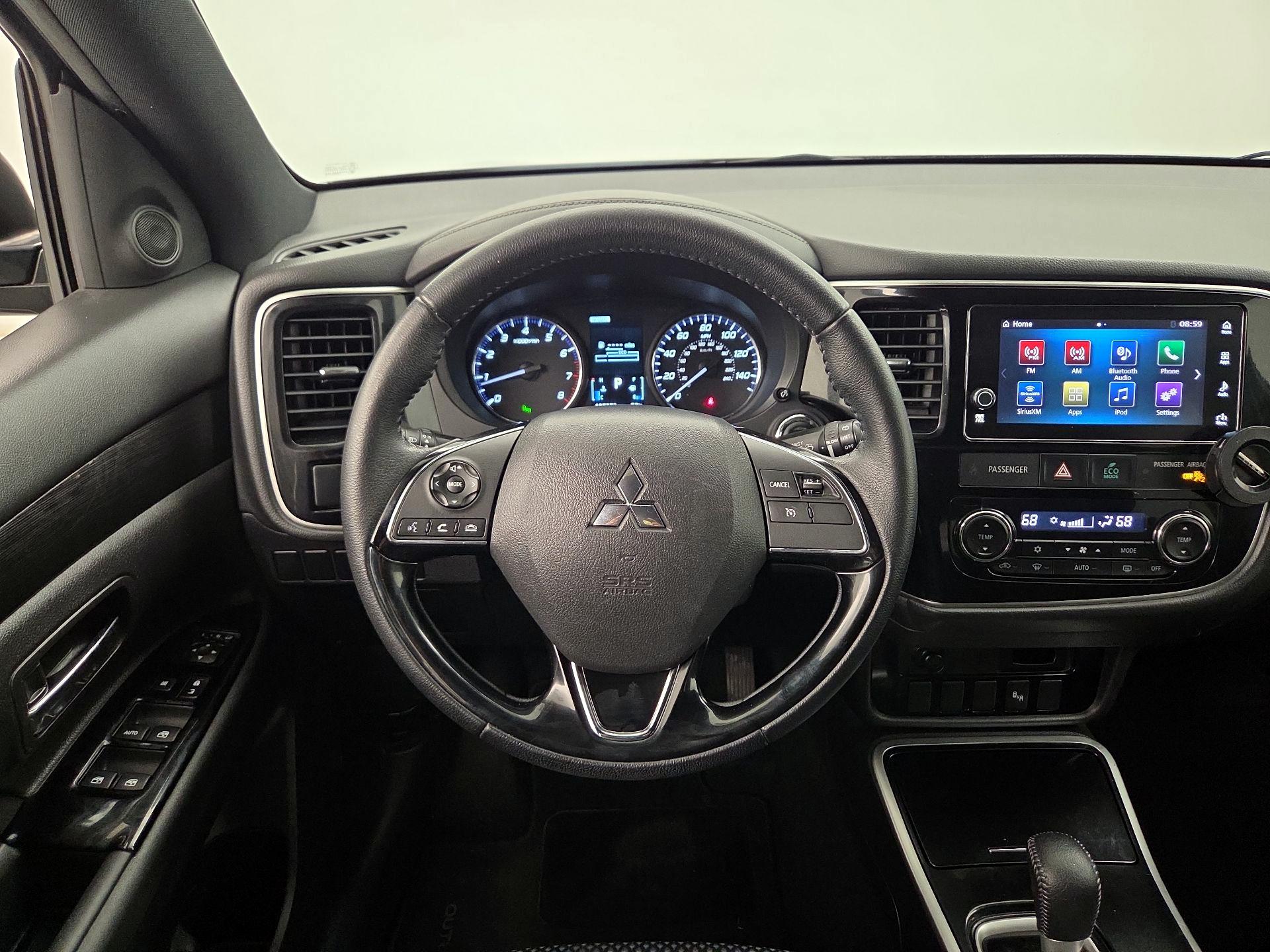 Thumbnail: 2018 Mitsubishi Outlander - 10