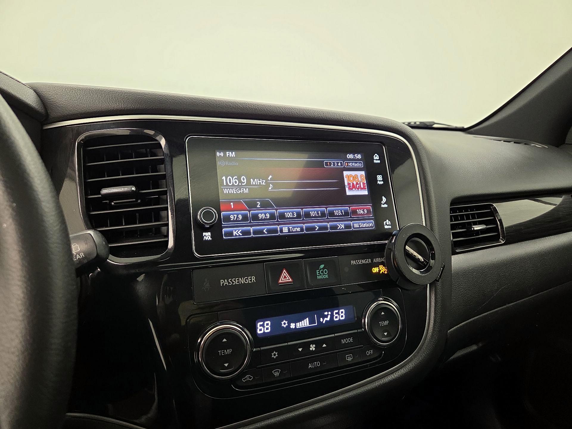 Thumbnail: 2018 Mitsubishi Outlander - 15