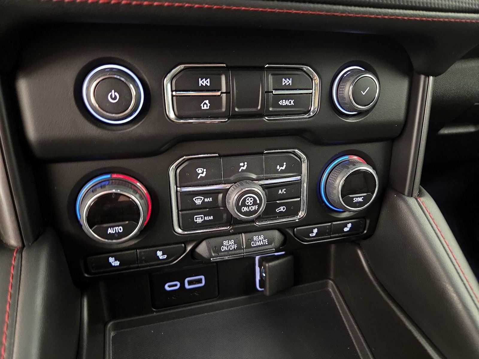2021 Chevrolet Tahoe RST - Photo 17