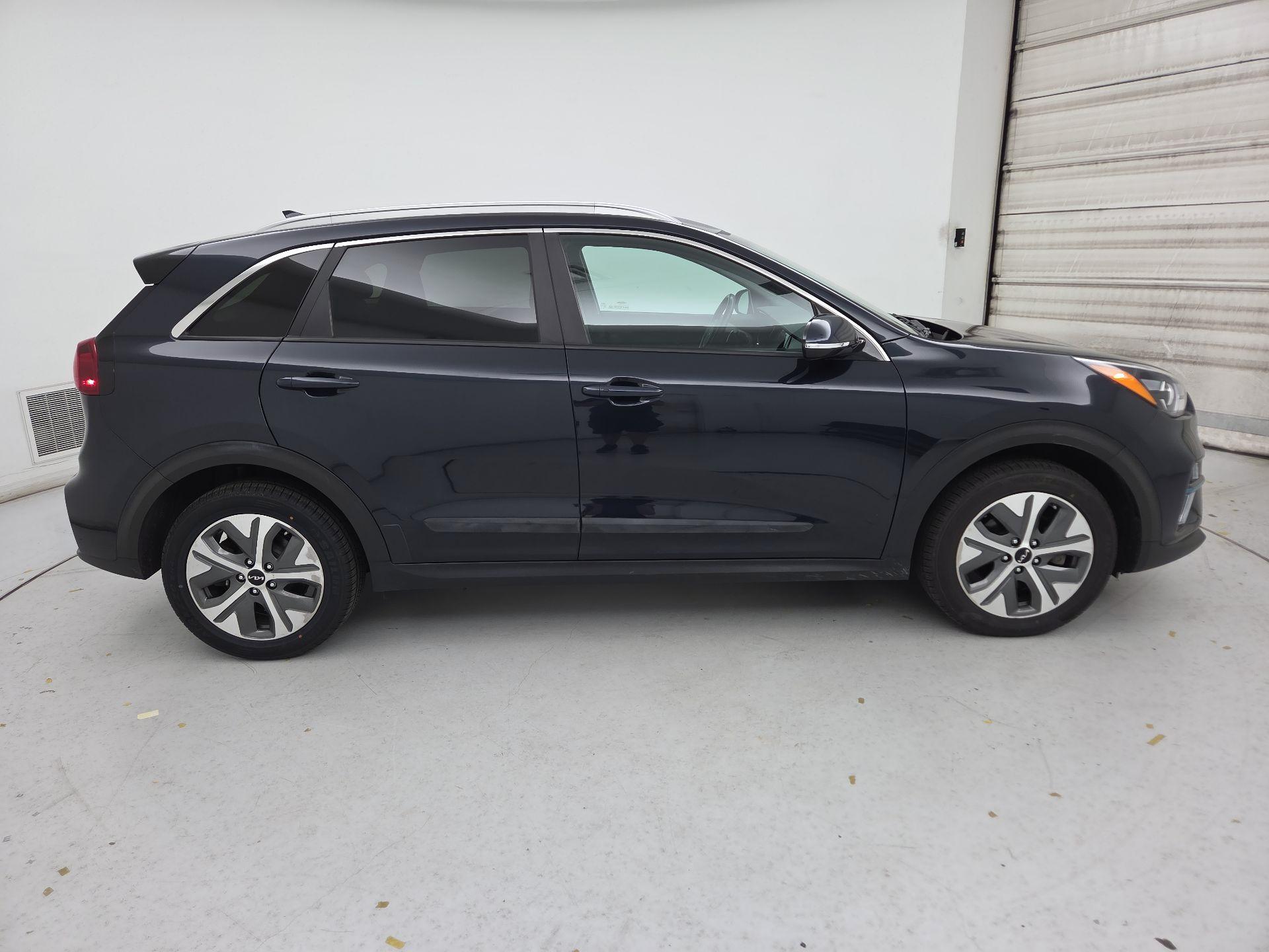 Thumbnail: 2022 Kia Niro - 4