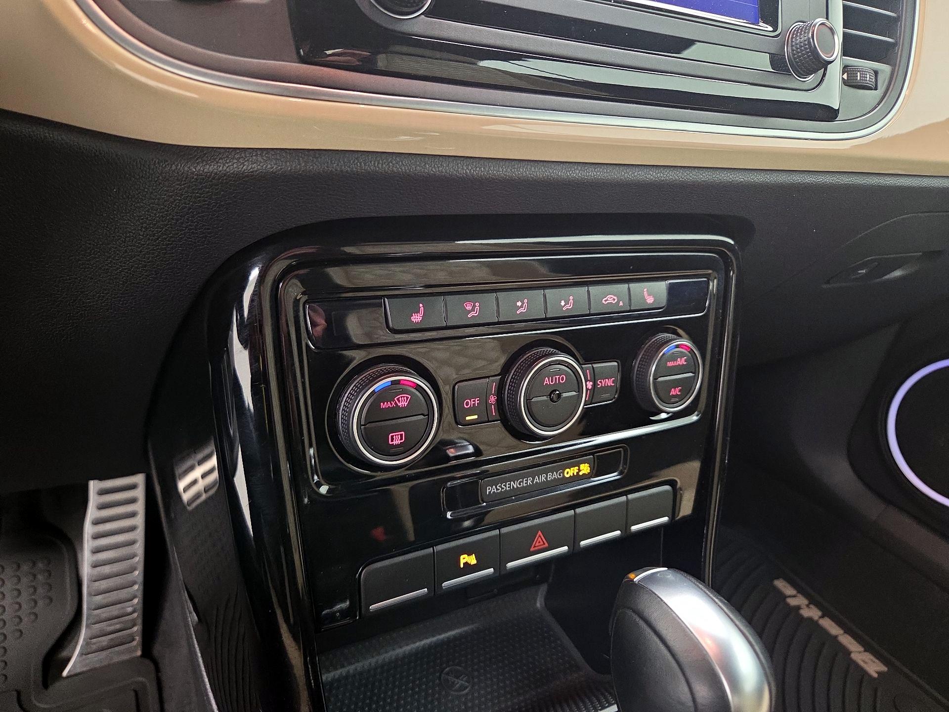 Thumbnail: 2019 Volkswagen Beetle - 16