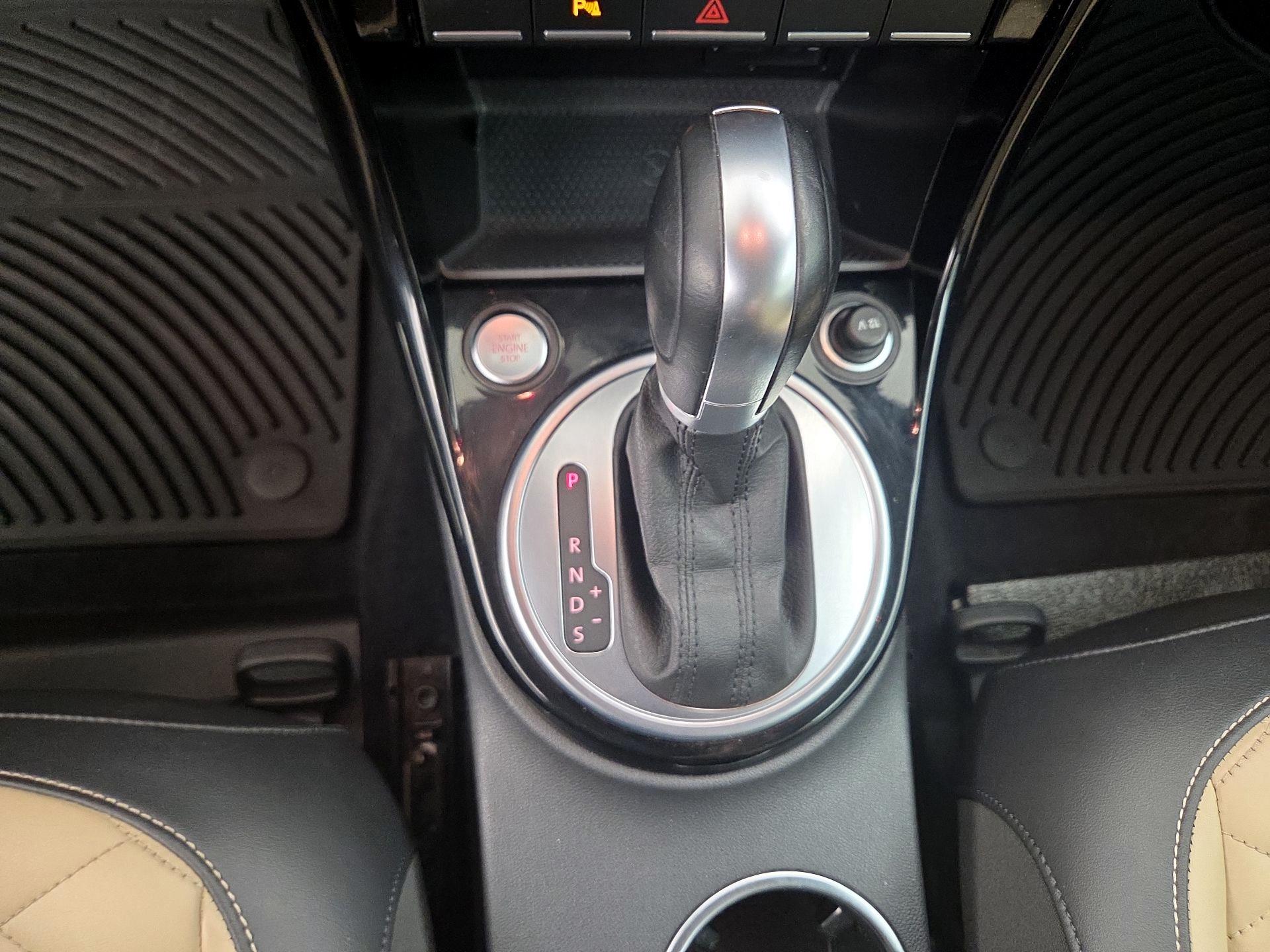 Thumbnail: 2019 Volkswagen Beetle - 17