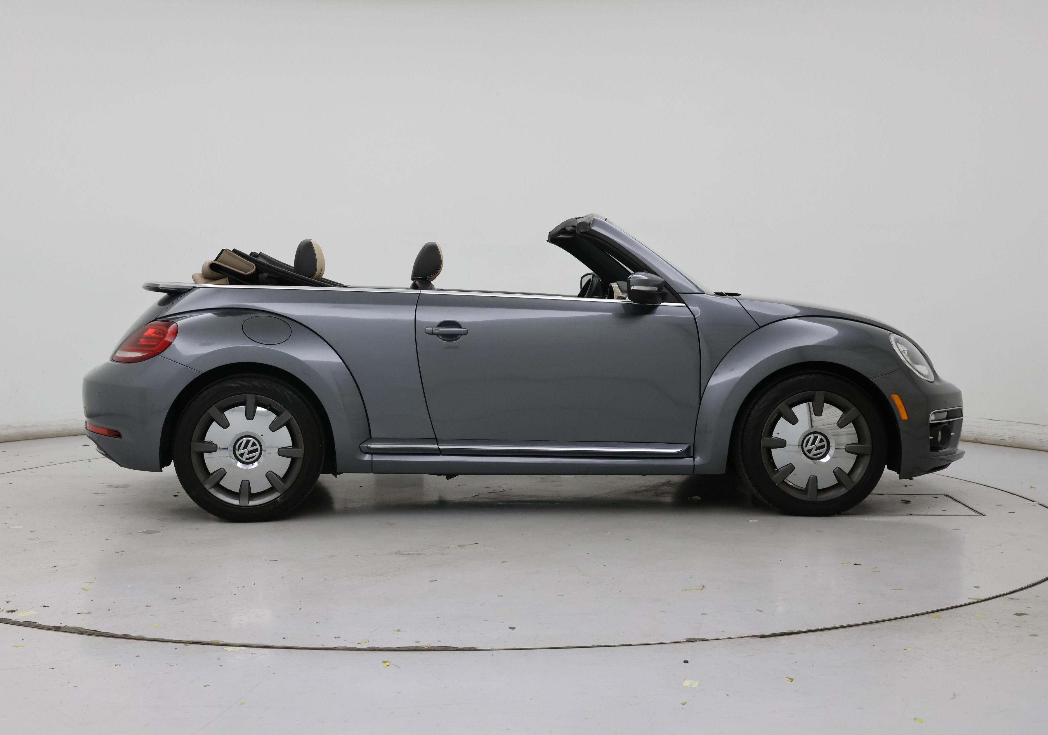 Thumbnail: 2019 Volkswagen Beetle - 7