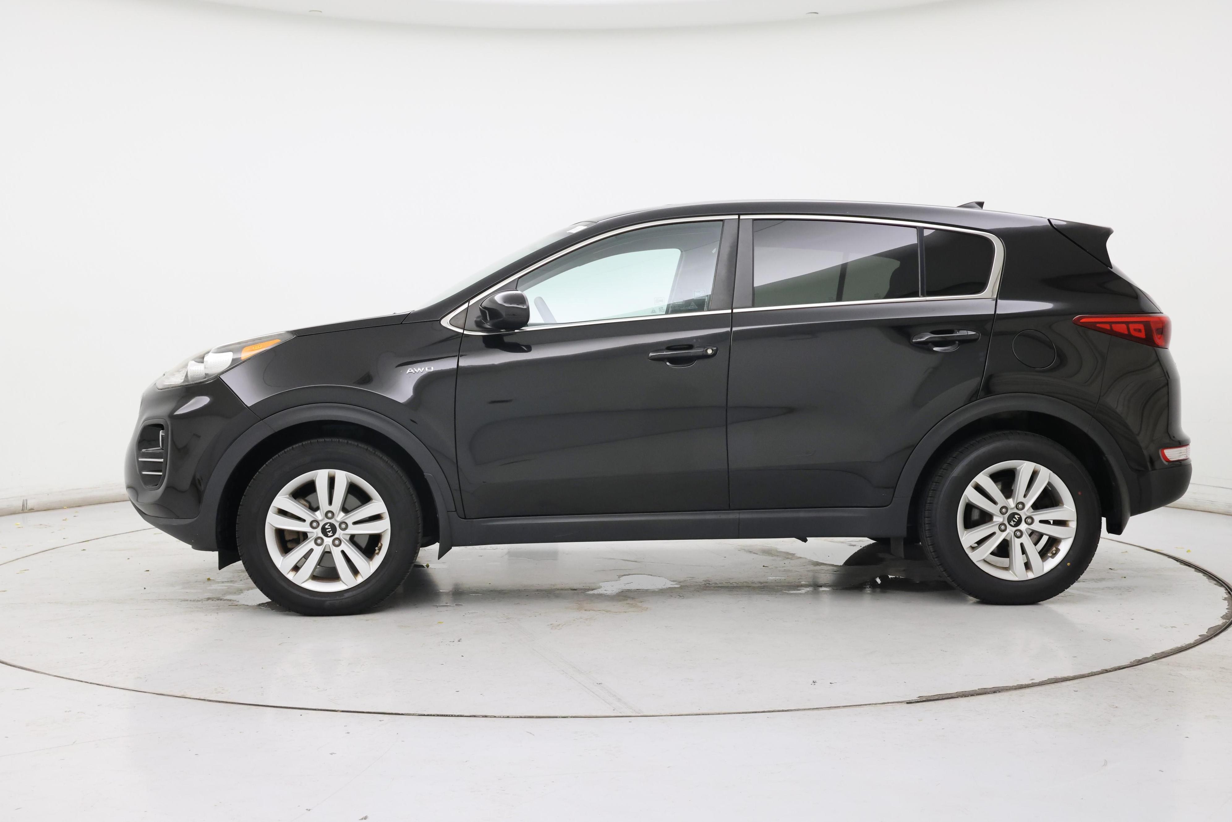 Thumbnail: 2017 Kia Sportage - 3
