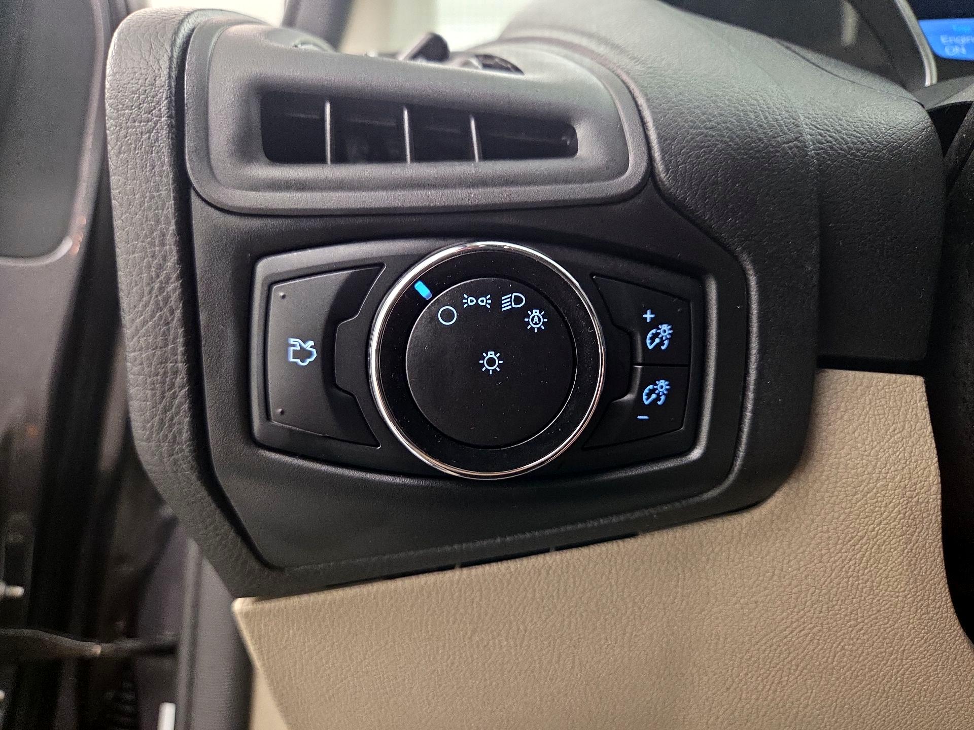 Thumbnail: 2014 Ford Focus - 13