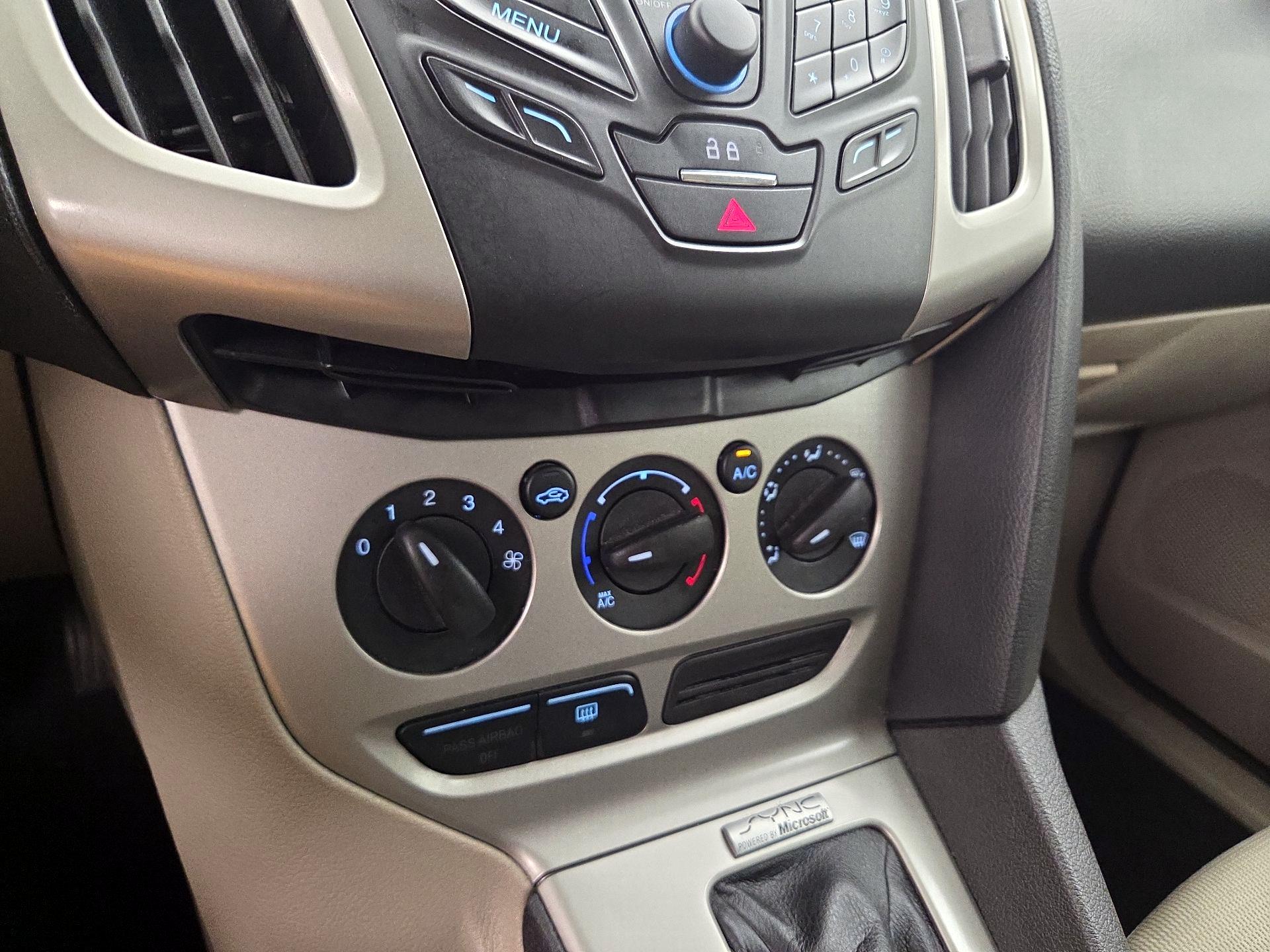 Thumbnail: 2014 Ford Focus - 15