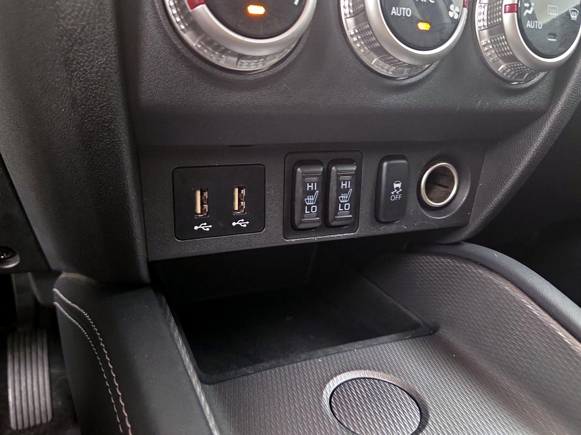Thumbnail: 2020 Mitsubishi Outlander Sport - 17