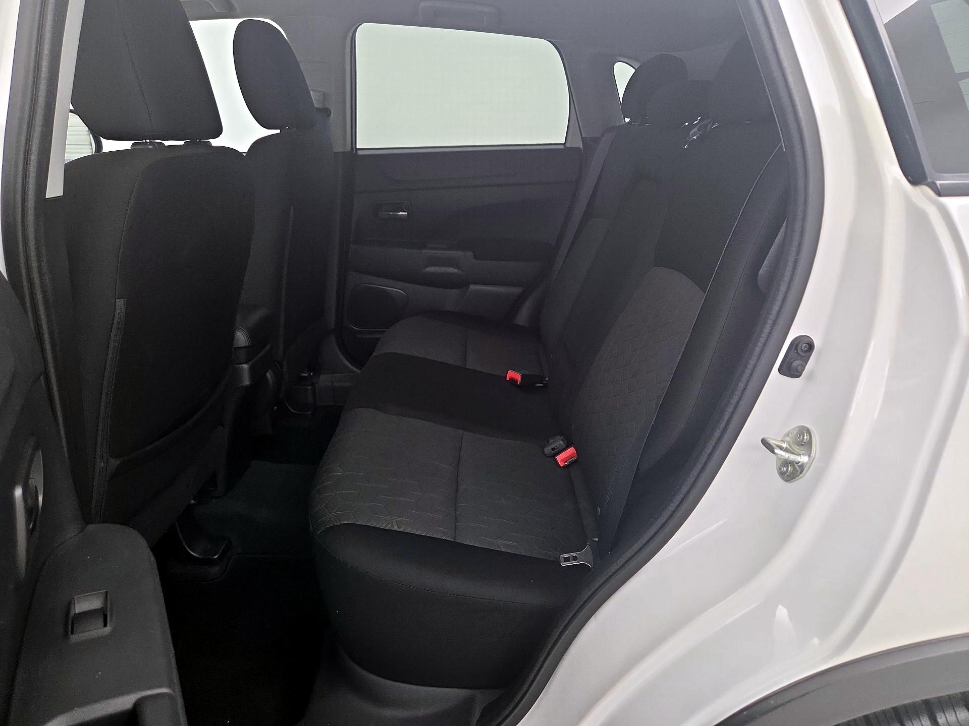 Thumbnail: 2020 Mitsubishi Outlander Sport - 18