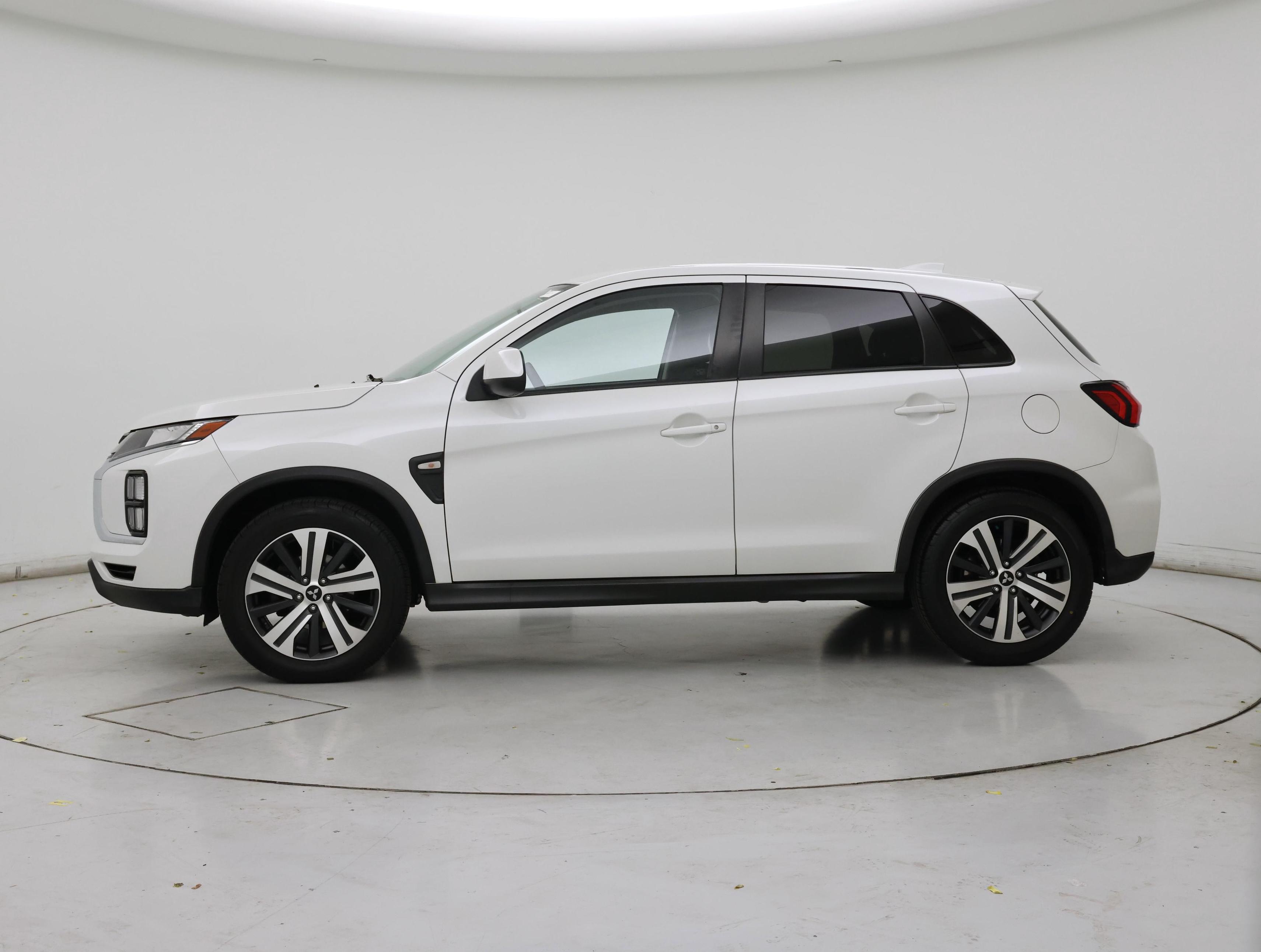Thumbnail: 2020 Mitsubishi Outlander Sport - 3