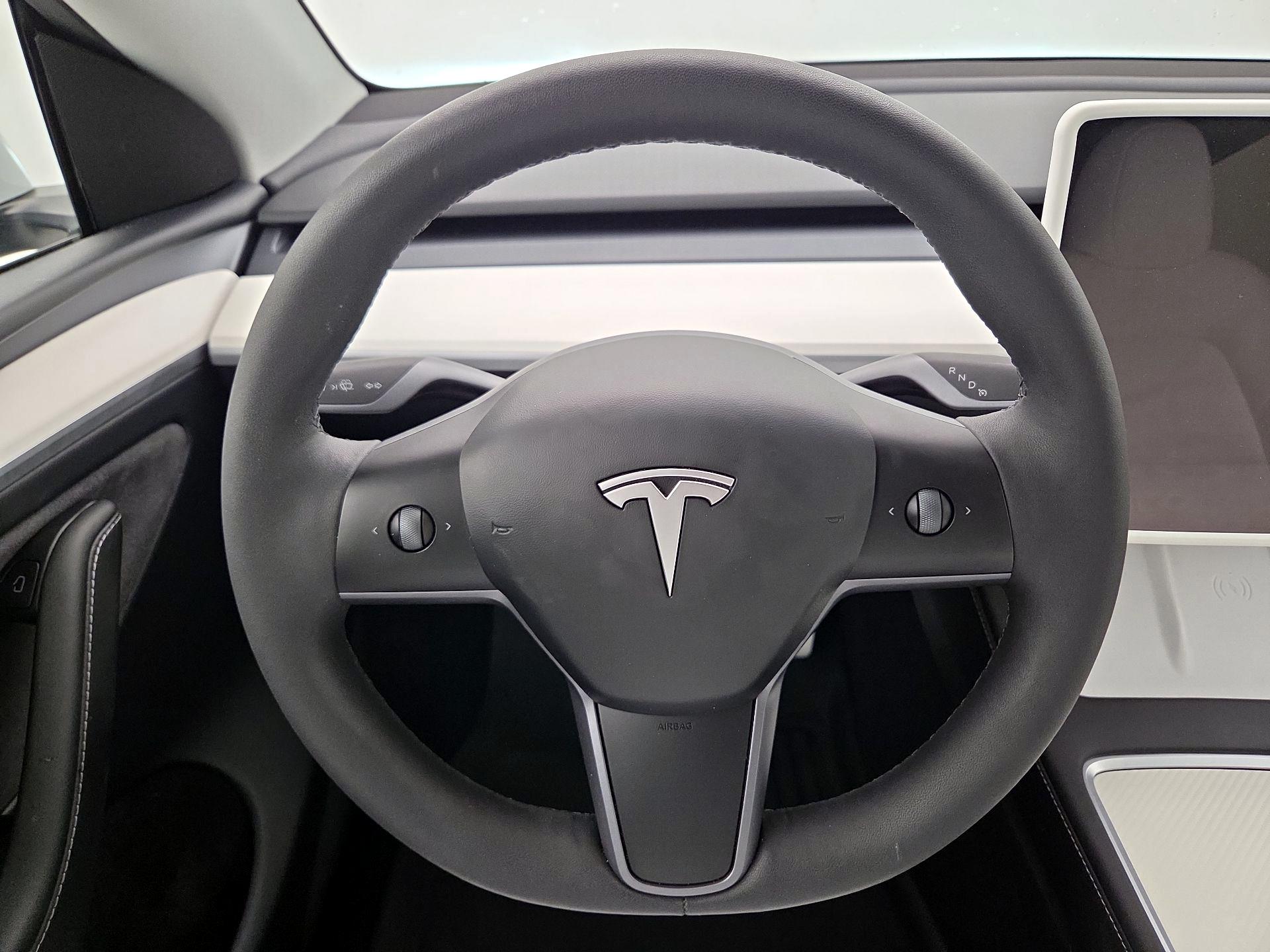 Thumbnail: 2023 Tesla Model Y - 10
