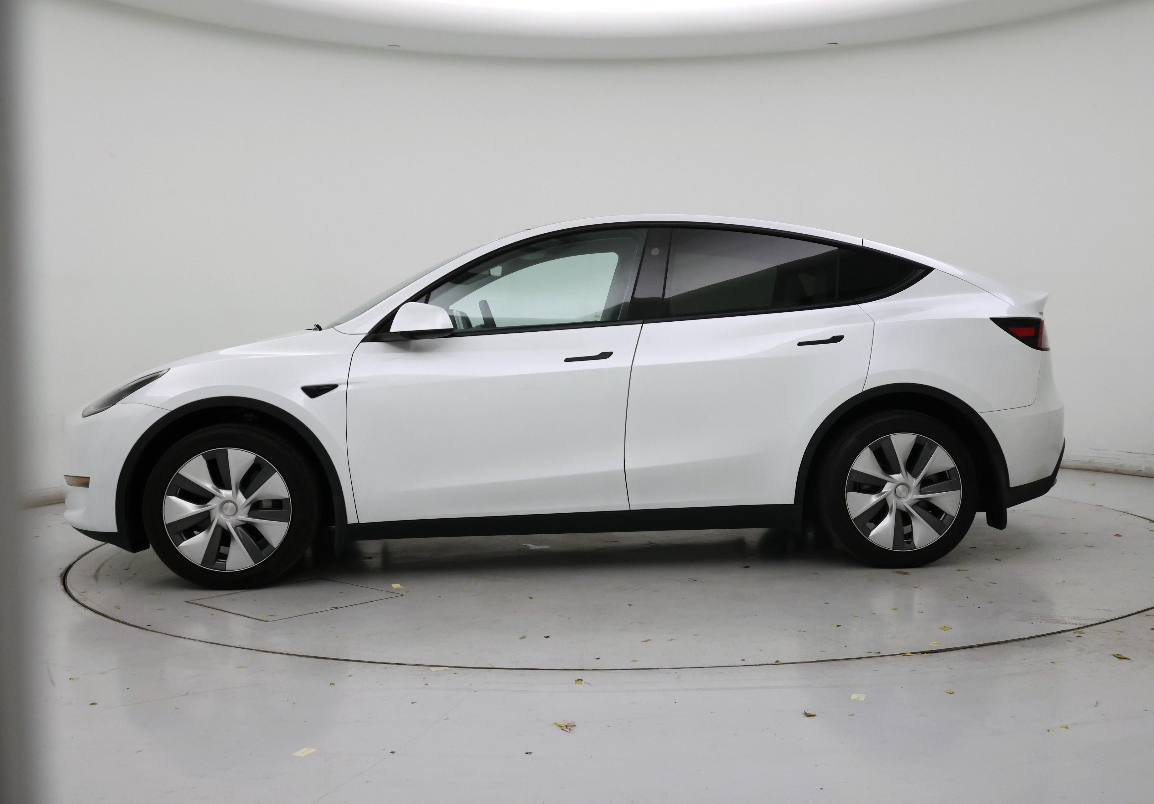 Thumbnail: 2023 Tesla Model Y - 3